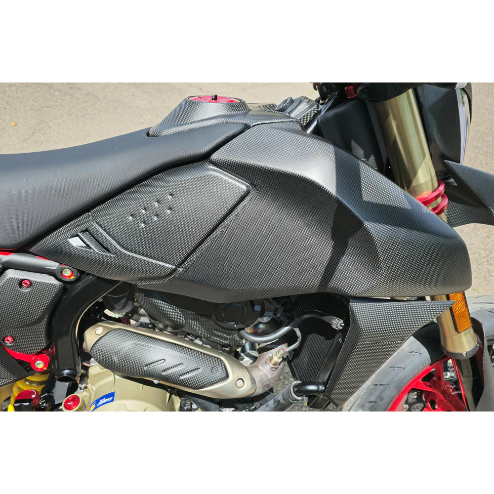 CNC Racing Water Cooler Side Covers Carbon for Ducati Hypermotard 698 Mono - Image 3