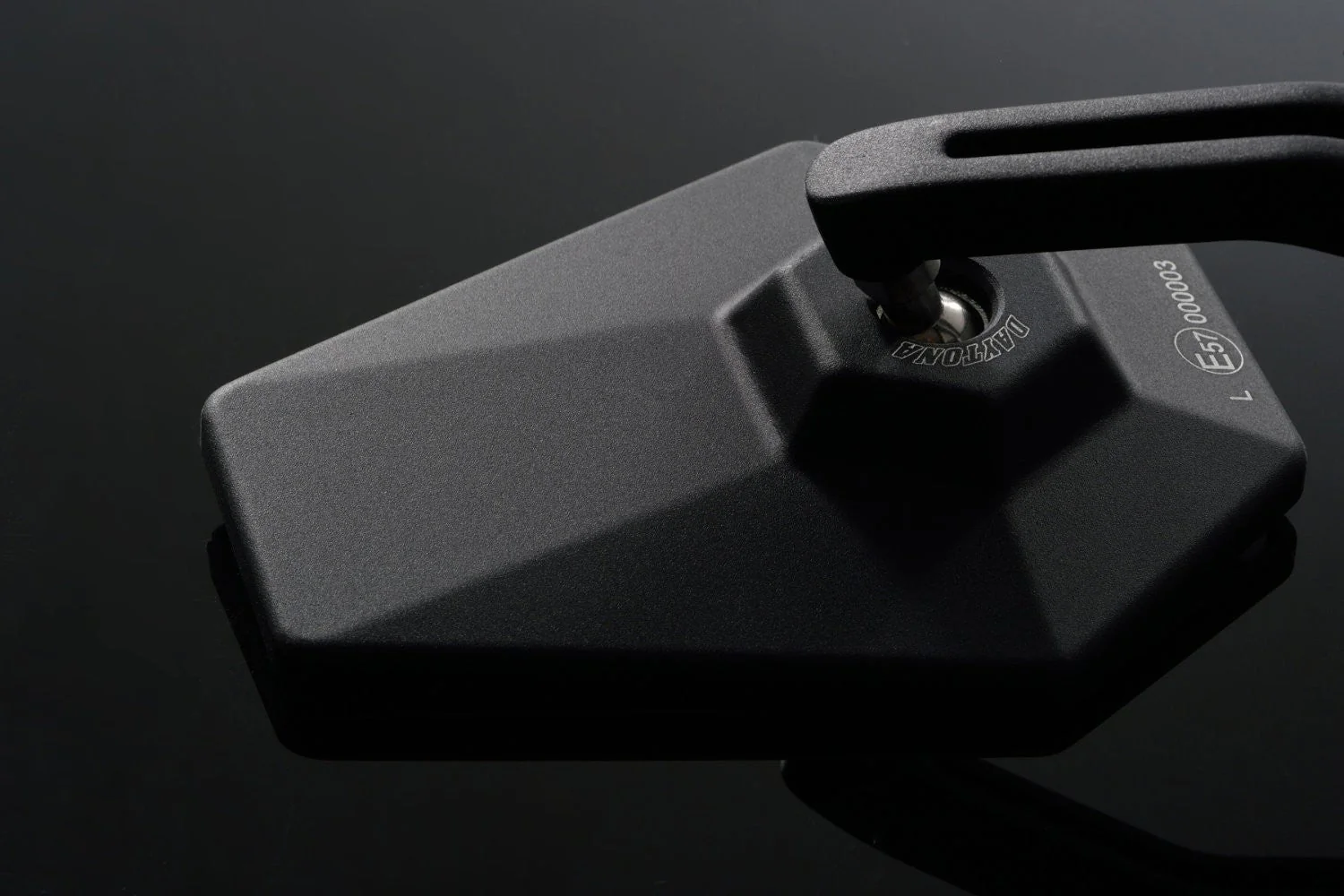 Daytona "D-MIRROR-4" Aluminium Bar End Mirror Black Hexagon - Image 4