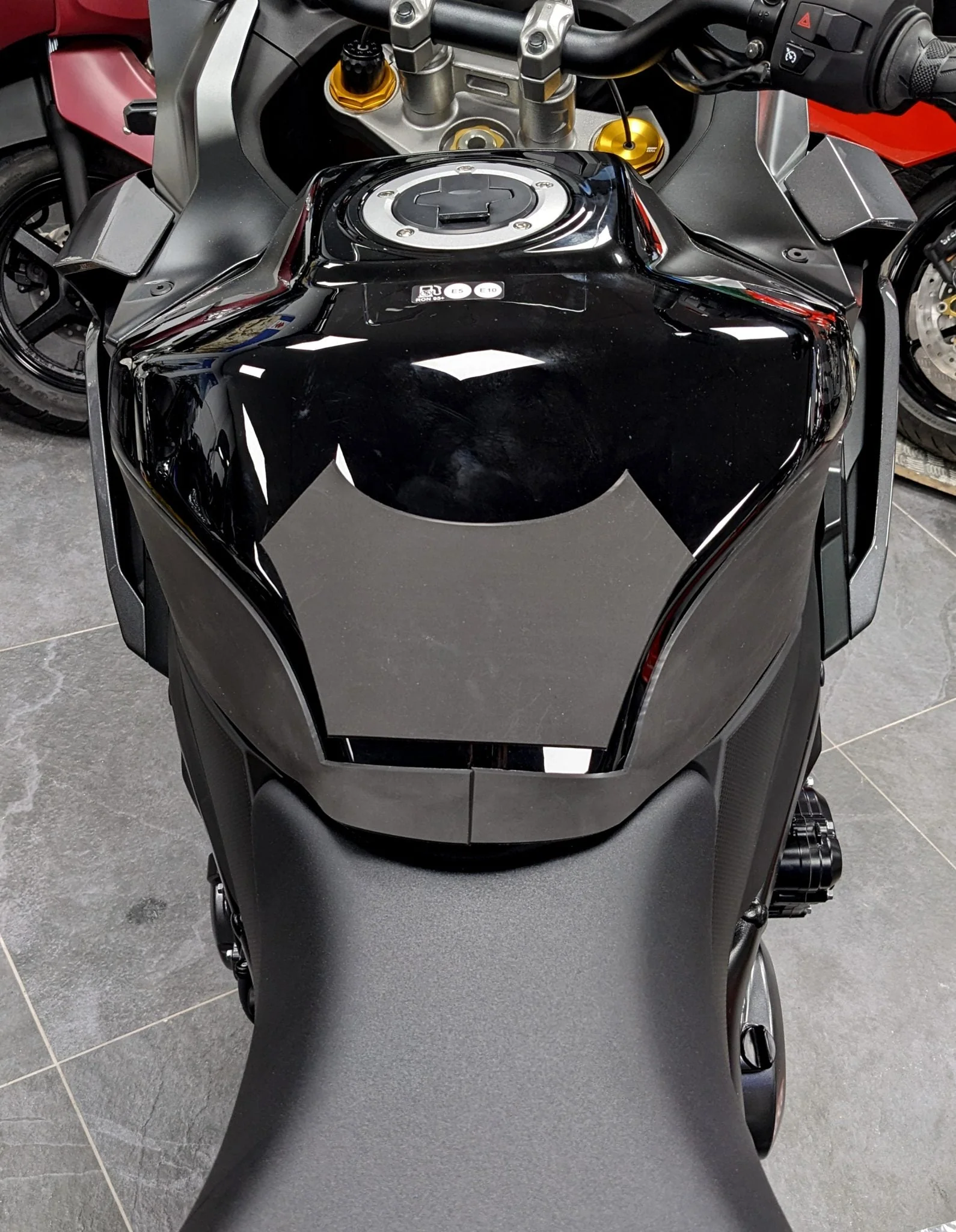 Eazi-Grip Wrap Around Tank Grip | Silicone - Charcoal | Suzuki GSX-S1000 GT 2022>2024 - Image 3