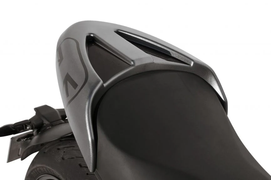 Ermax Seat Cowl | Silver Ice/Jet Black | Triumph Trident 660 2021>Current - Image 2