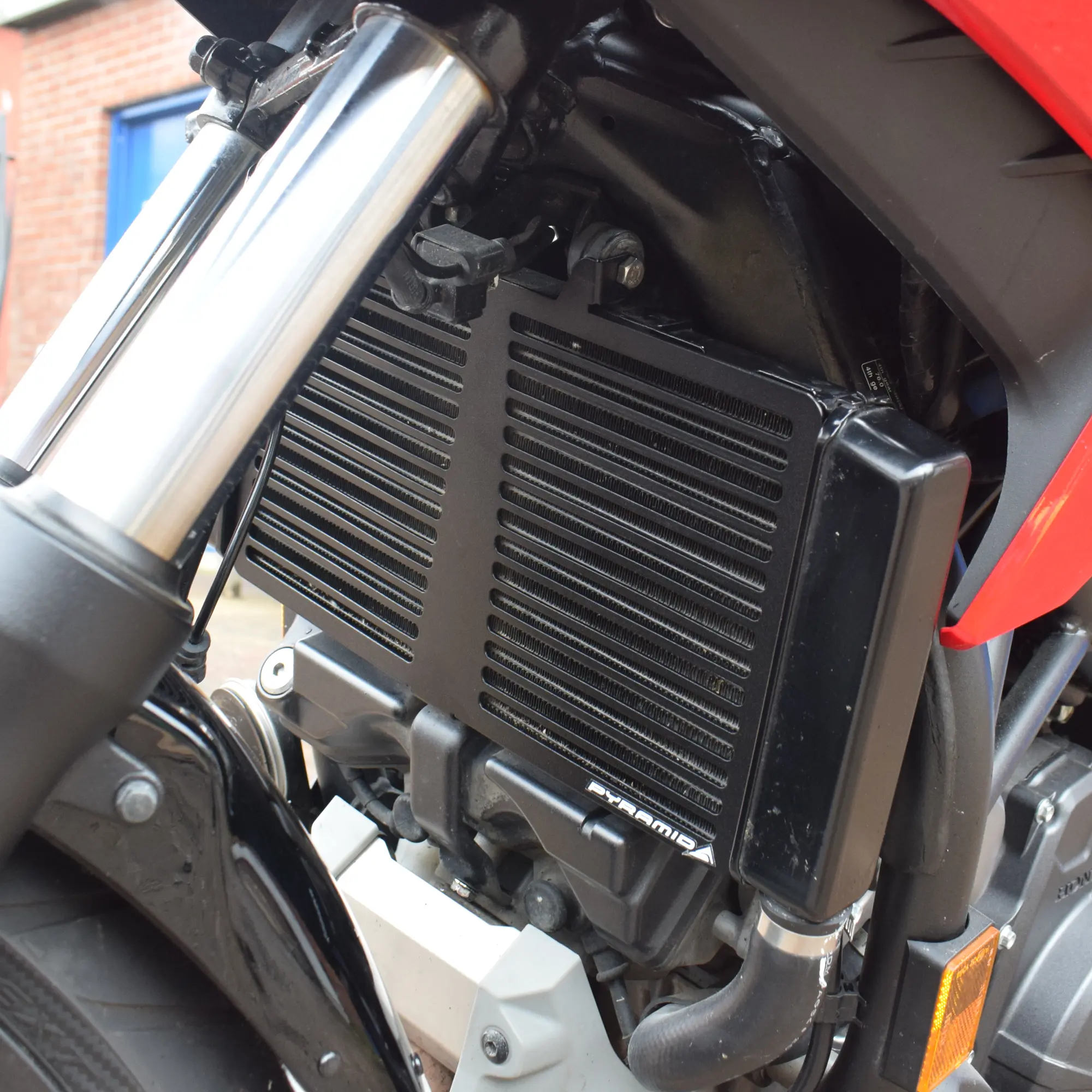 Pyramid Radiator Guard | Matte Black | Honda NC 750 X 2015>2021 - Image 4