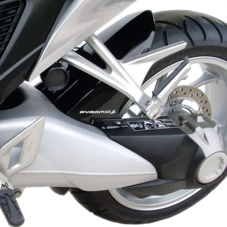 Pyramid Hugger | Gloss Black | Honda VFR 1200 F 2010>2017 - Image 2