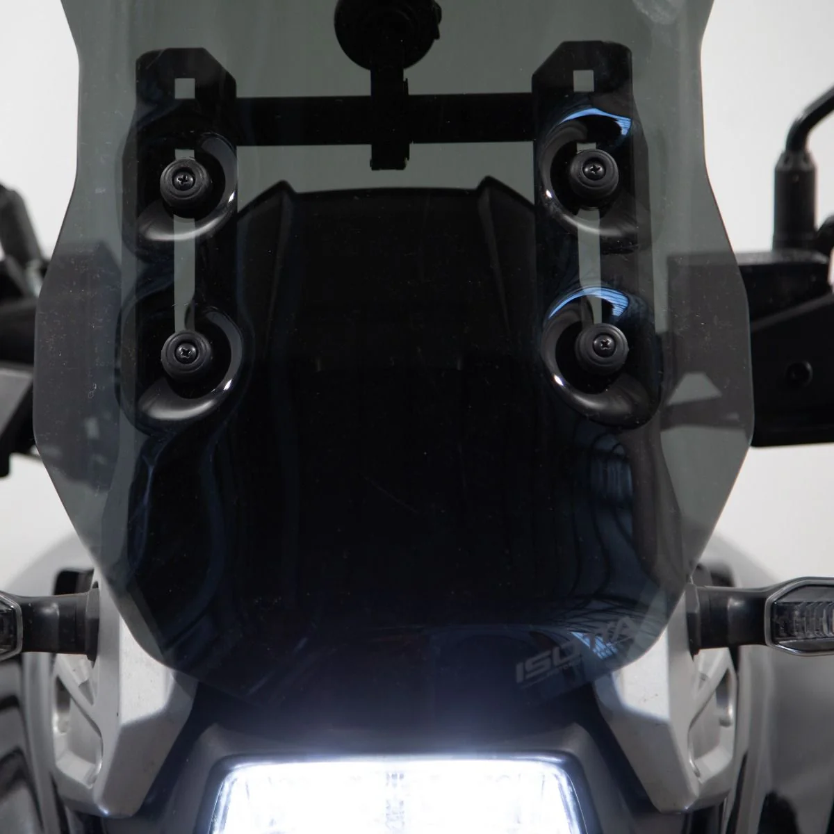Isotta Low Screen | Dark Smoke | Suzuki V-Storm 1050 2022> - Image 3