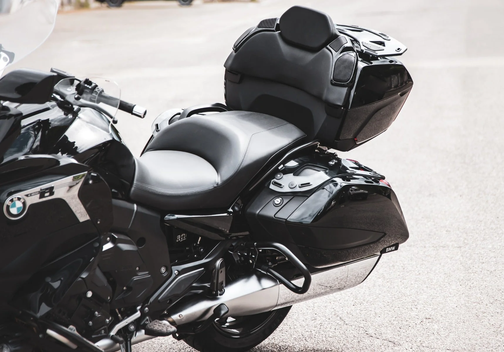 Isotta Luggage Racks For Panniers - Plexiglass | Light Smoke | BMW K 1600 Grand America 2017>2024 - Image 3