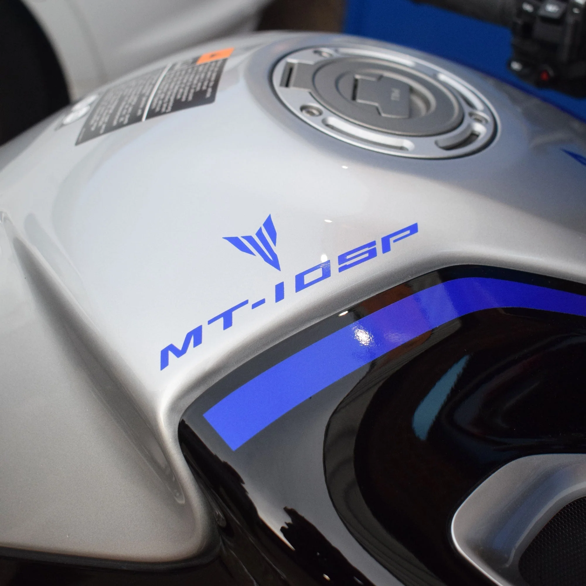 Pyramid Decals | Yamaha MT-09 Blue | Set Of 2 - Image 4