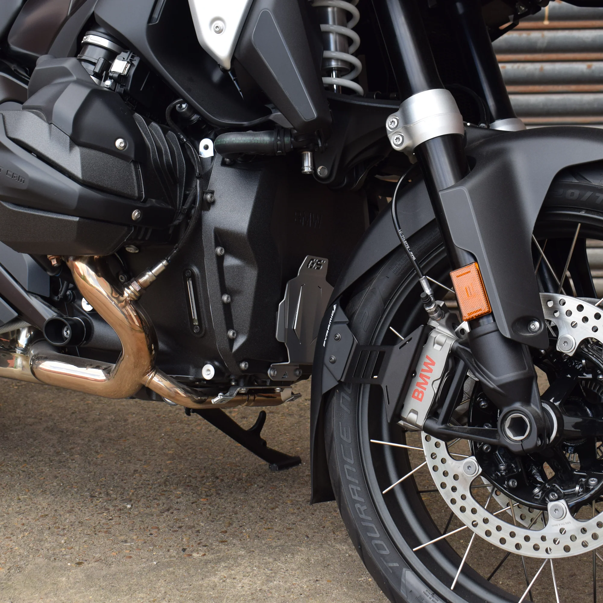 Pyramid Engine Cover | Gloss Silver | BMW R 1300 GS 2023>Current - Image 3