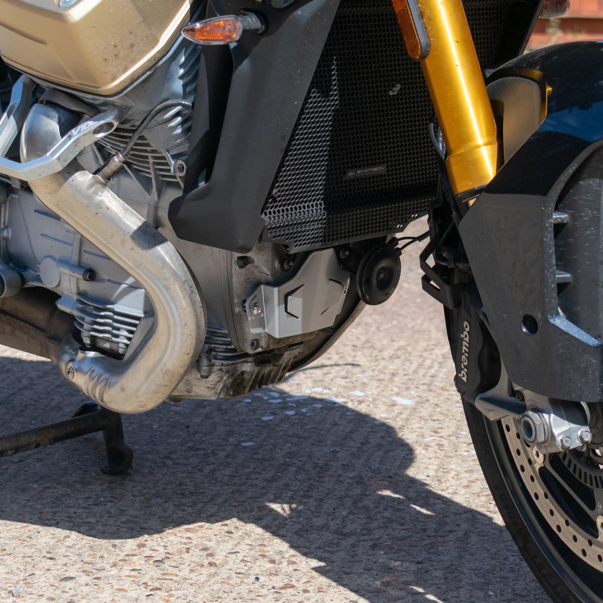 Pyramid Engine Cover | Gloss Silver | Moto Guzzi V100 Stelvio 2023>Current - Image 6