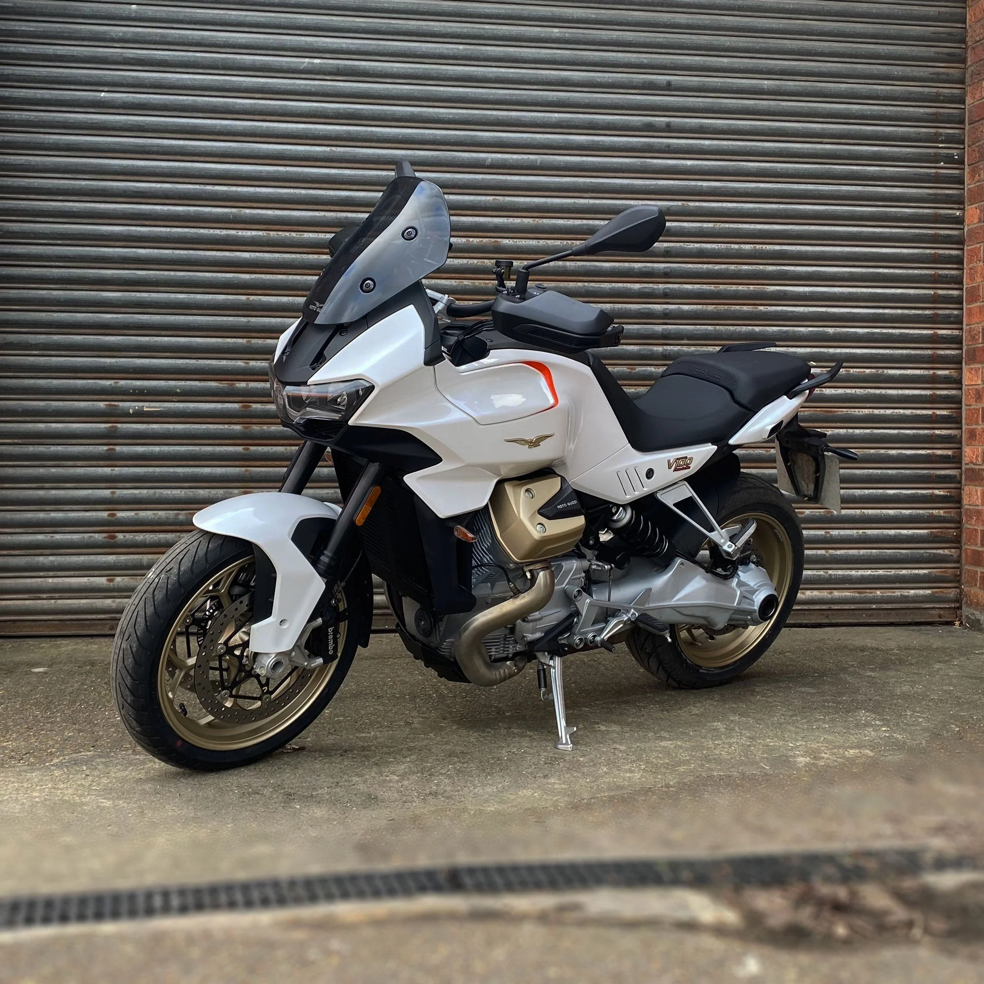 Pyramid Engine Guard | Gloss Silver | Moto Guzzi V100 Mandello S 2022>Current - Image 10