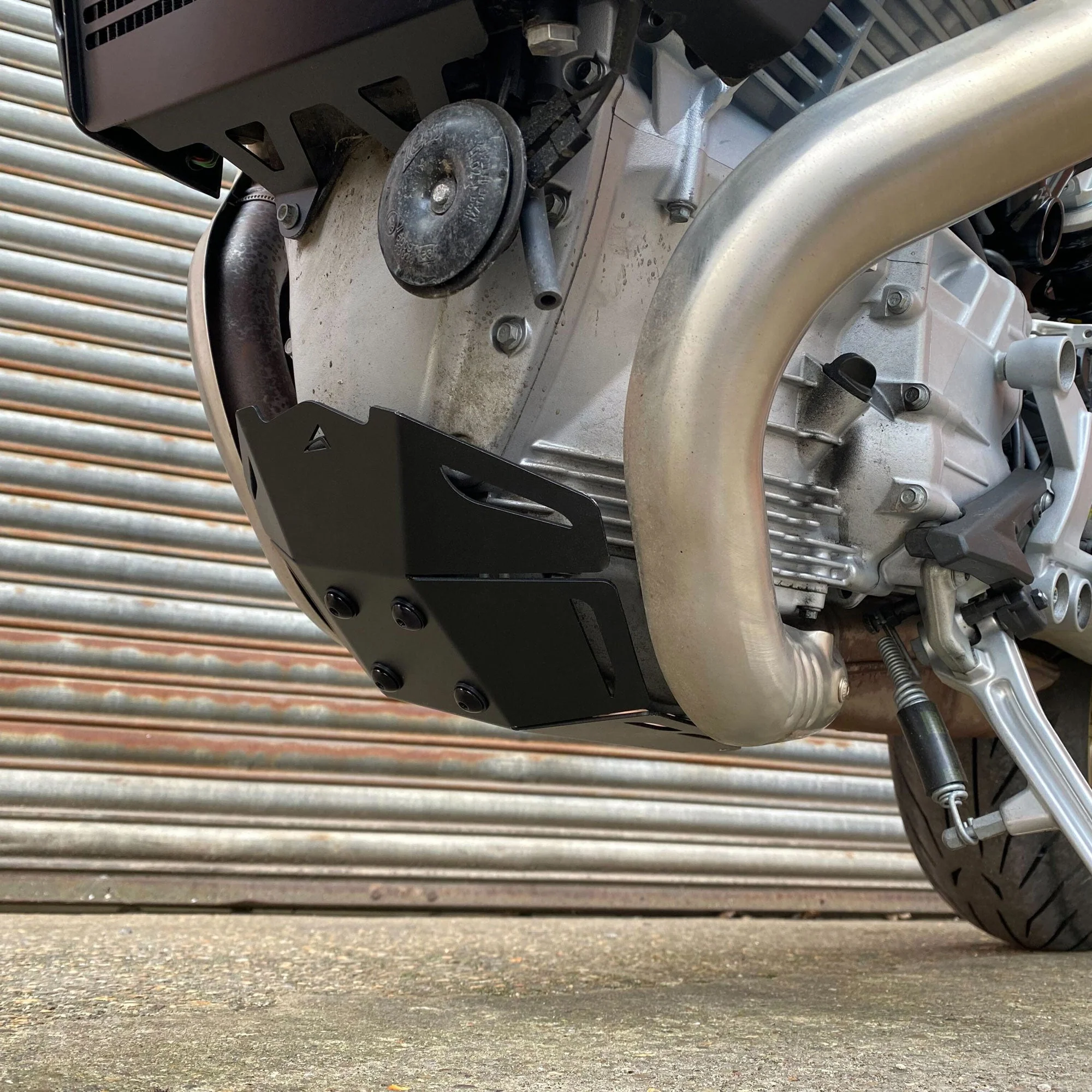 Pyramid Engine Guard | Matte Black | Moto Guzzi V100 Mandello 2022>Current - Image 4
