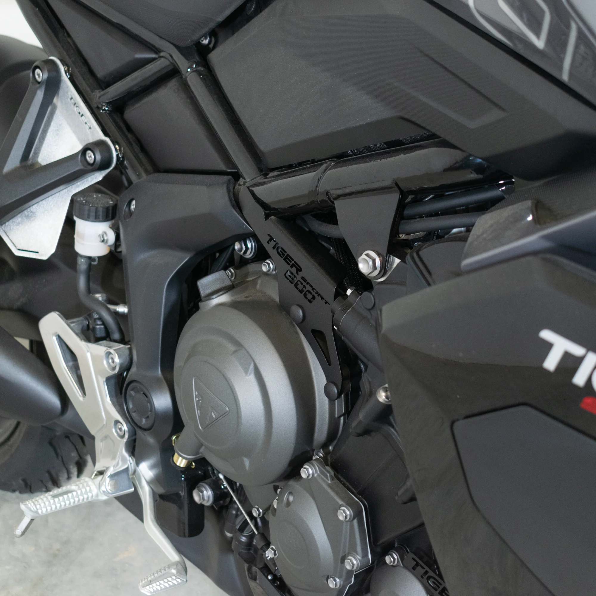 Pyramid Engine Ornament | Matte Black | Triumph Tiger Sport 800 2025>Current - Image 8