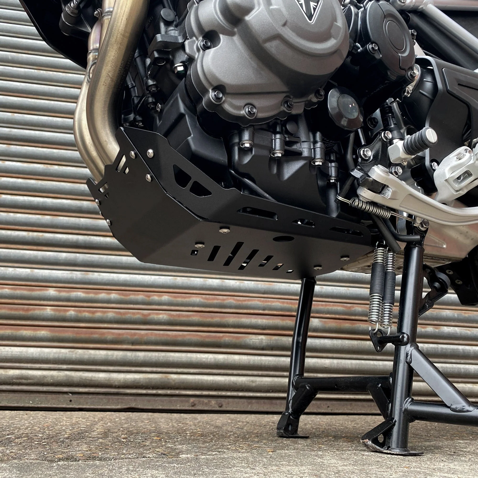 Pyramid Engine Plate | Matte Black | Triumph Tiger 1200 Rally Explorer 2022>Current - Image 3