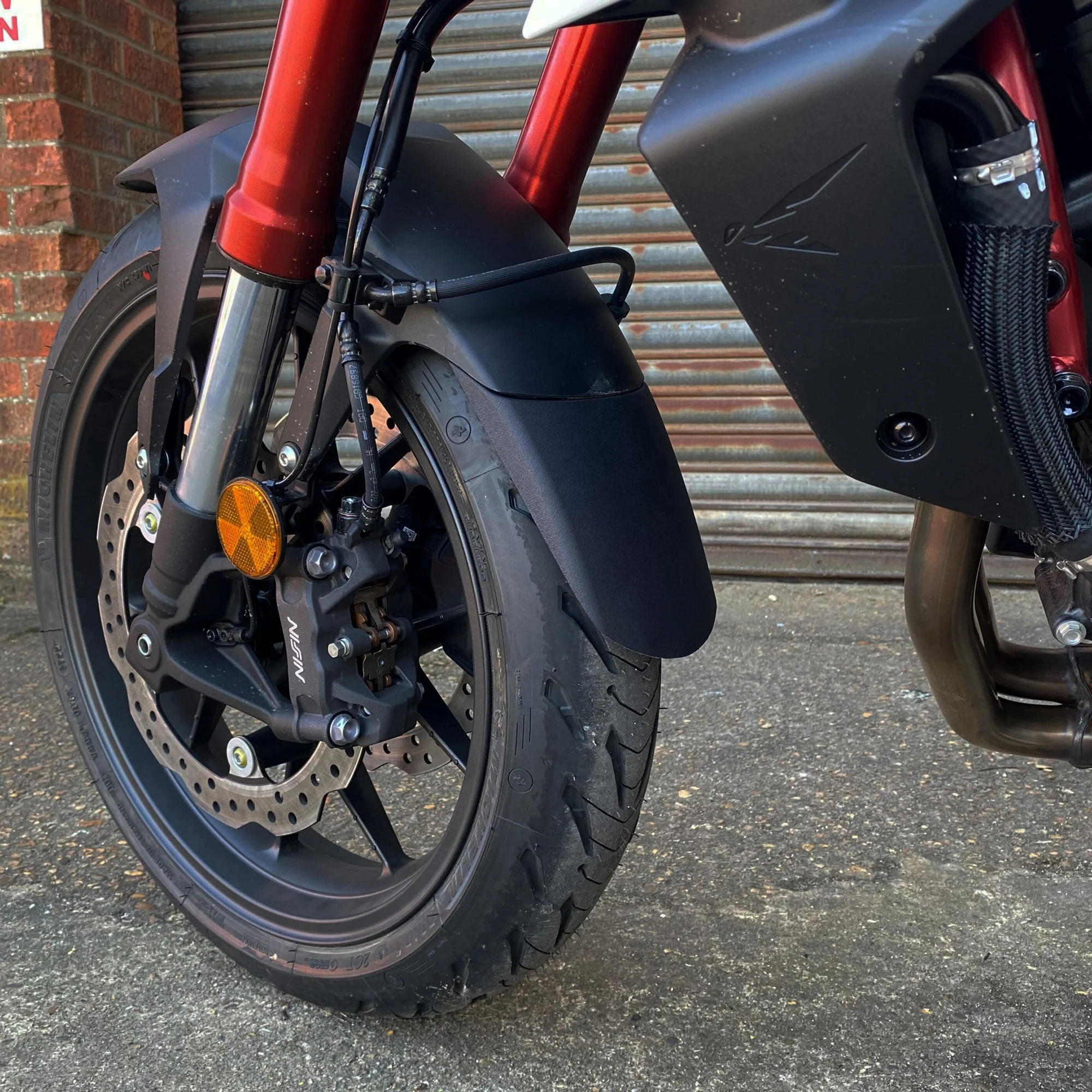 Pyramid Extenda Fenda | Matte Black | Honda CB750 Hornet 2023>Current - Image 2