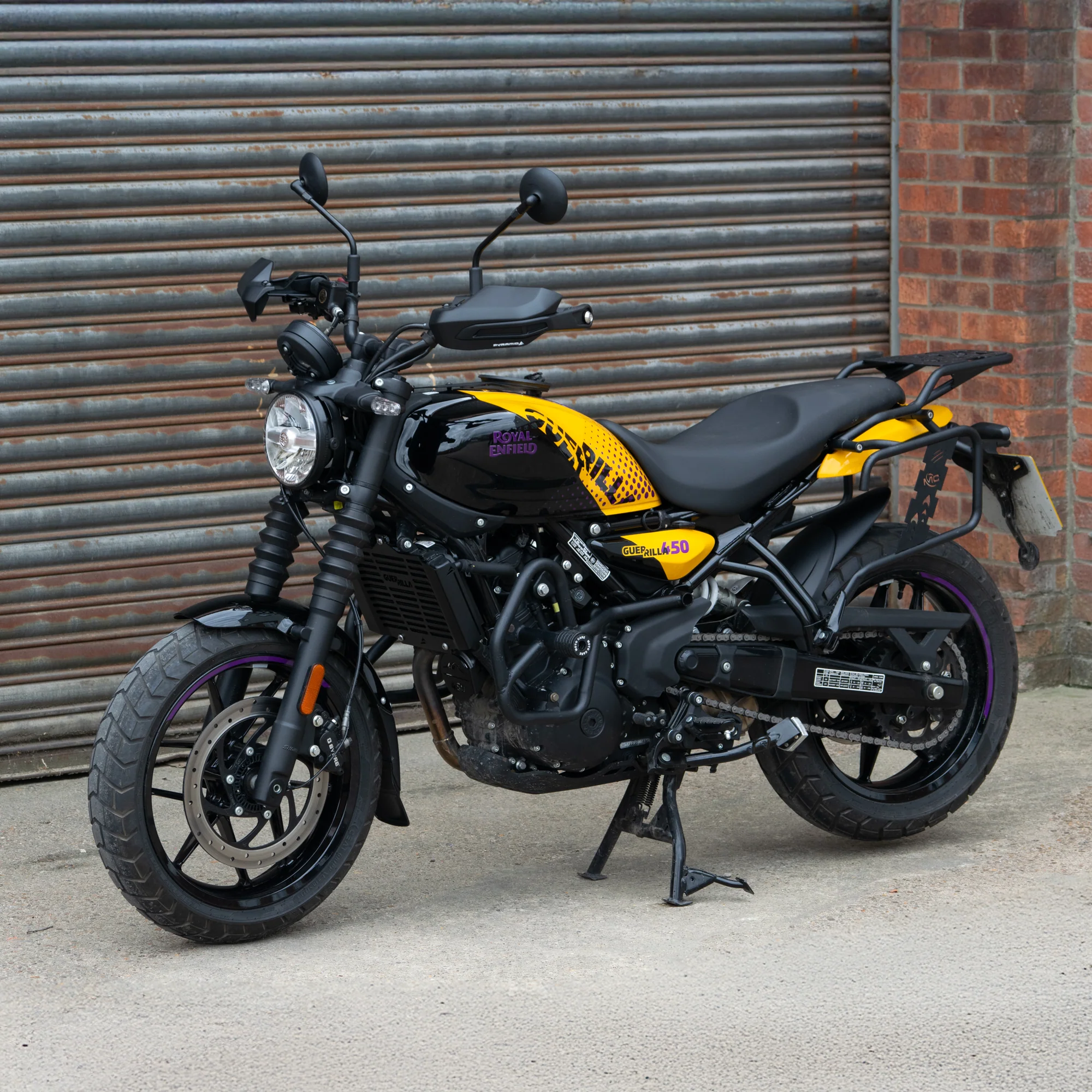 Pyramid Extenda Fenda | Matte Black | Royal Enfield Guerrilla 450 2024>Current - Image 9