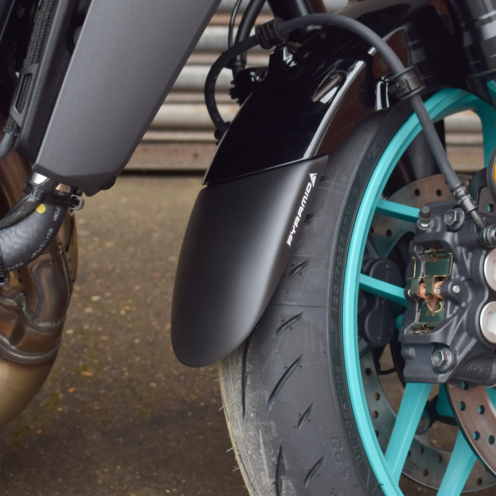 Pyramid Extenda Fenda | Matte Black | Yamaha MT-09 SP 2021>Current - Image 2