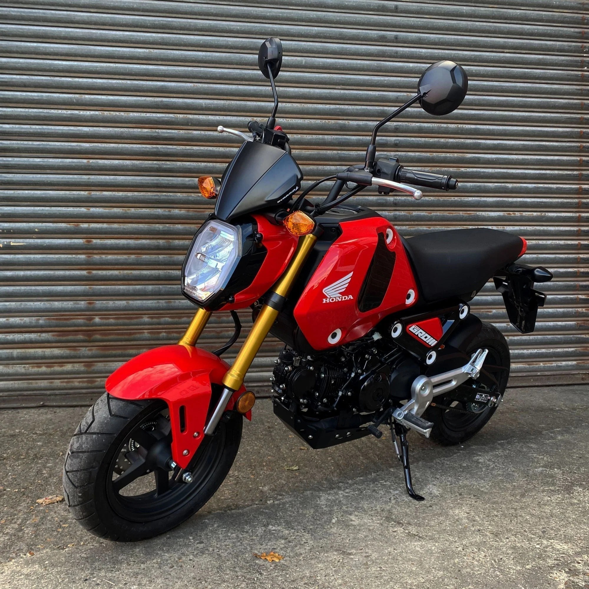 Pyramid Fly Screen | Carbon Look | Honda MSX 125 2021>Current - Image 3