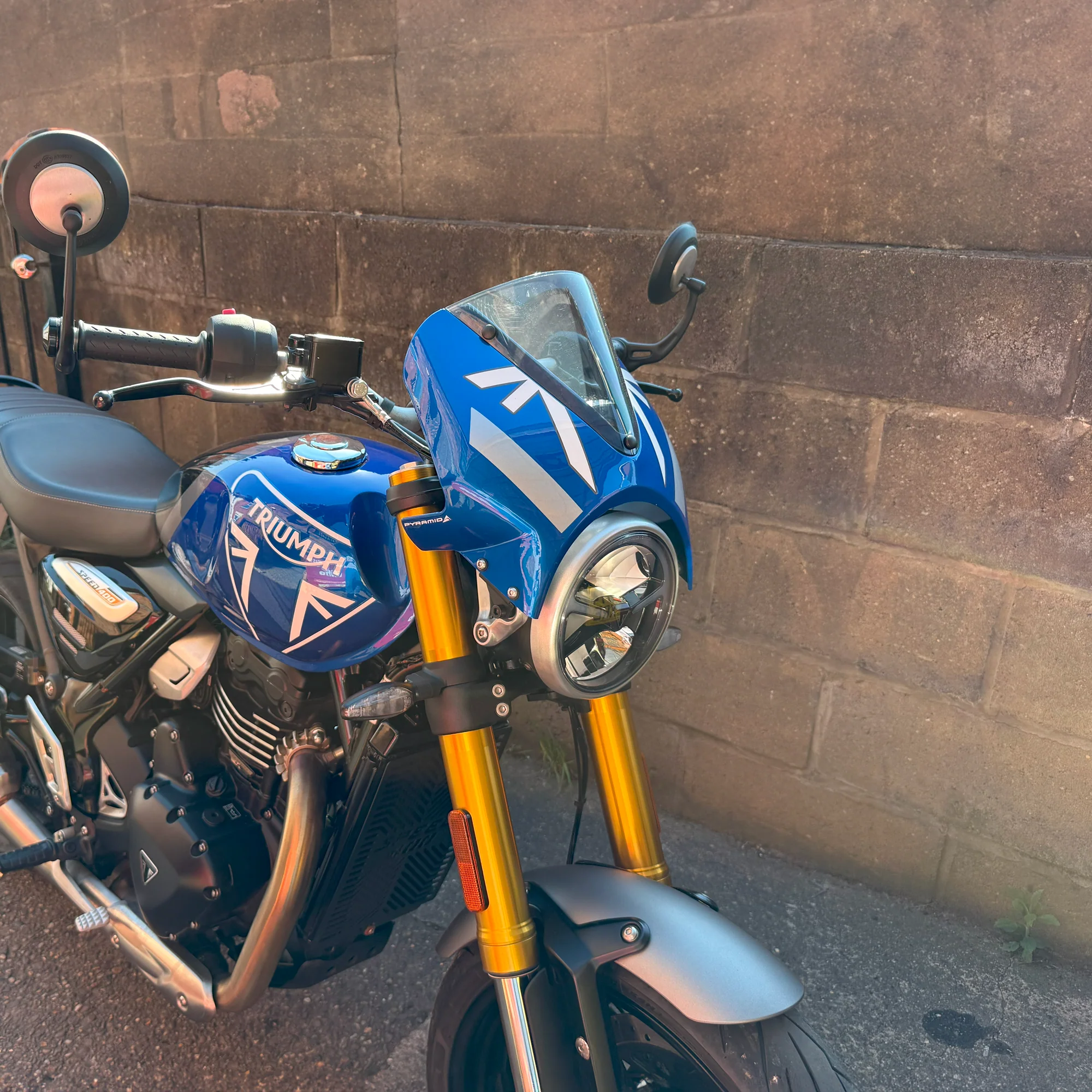 Pyramid Fly Screen | Caspian Blue/Storm Grey | Triumph Speed 400 2024>Current - Image 8