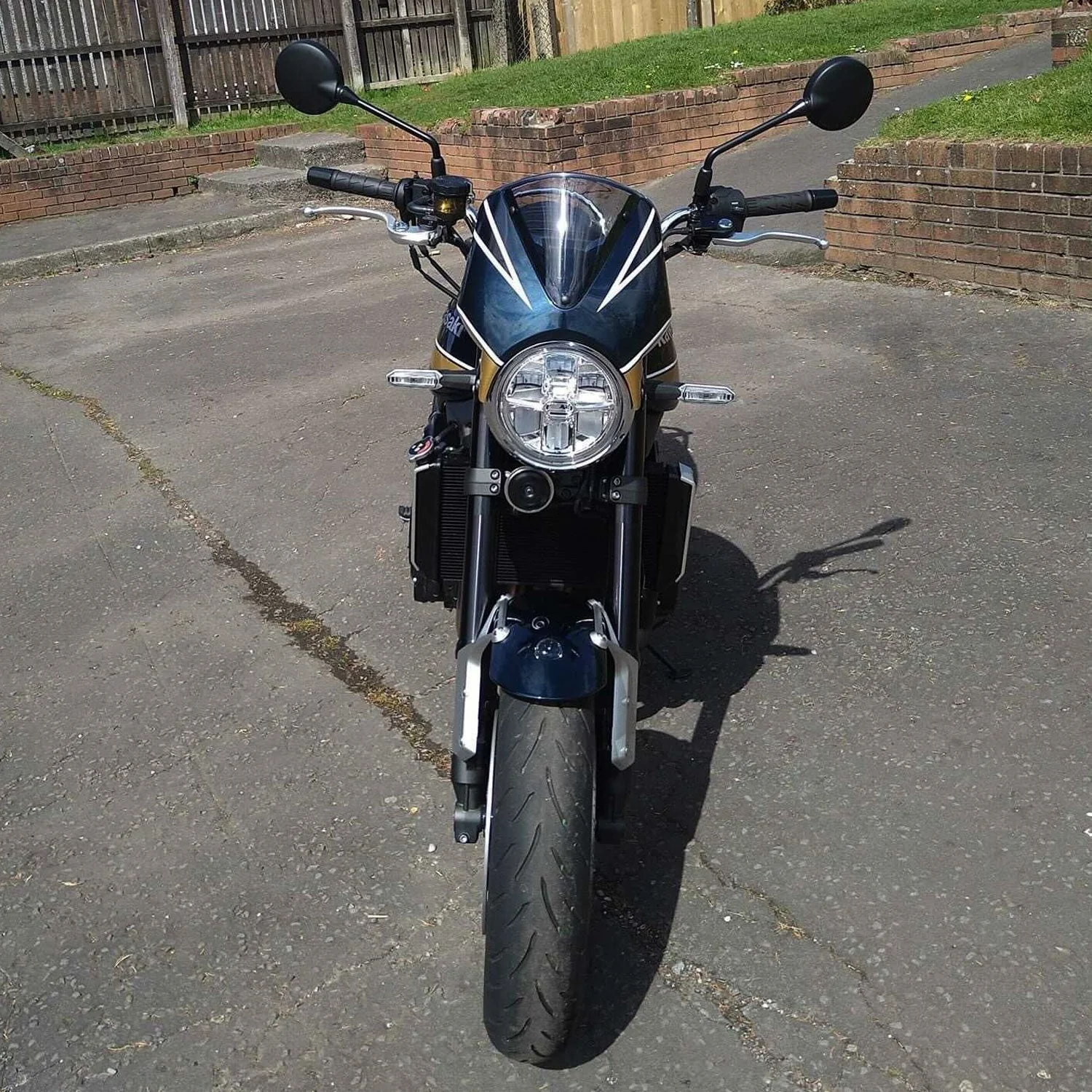 Pyramid Fly Screen | Gloss Black | Kawasaki Z 900 RS 2018>Current - Image 7