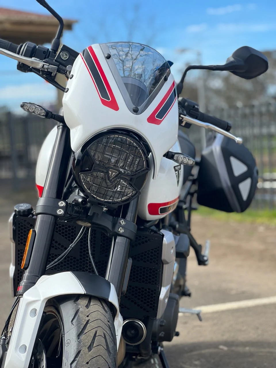 Pyramid Fly Screen | Matt Jet Black | Triumph Trident 660 2021>Current - Image 8