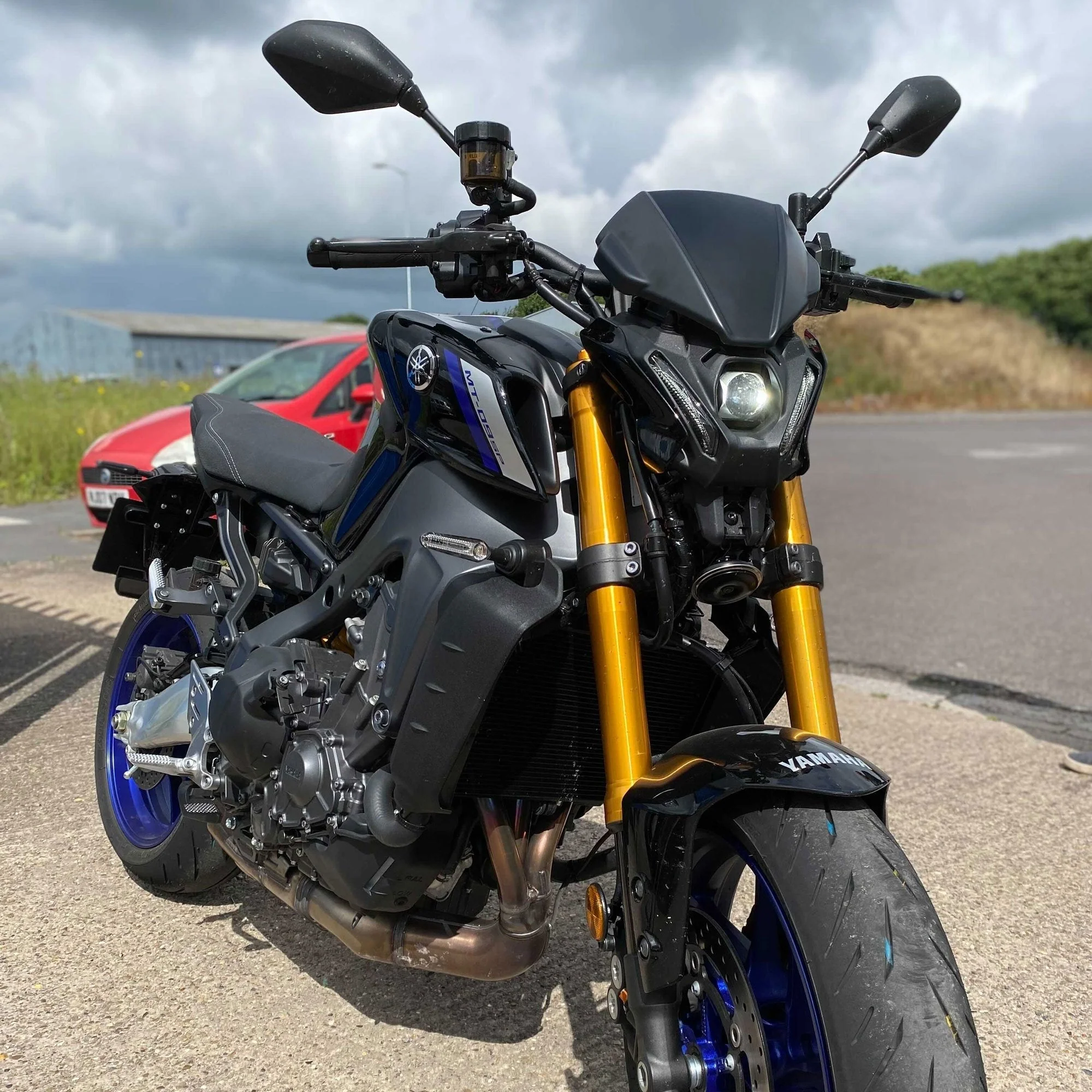 Pyramid Fly Screen | Carbon Look | Yamaha MT-09 2021>2023 - Image 2