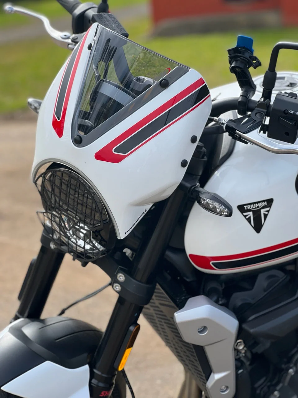 Pyramid Fly Screen | Silver Ice/Diablo Red | Triumph Trident 660 2021>Current - Image 6