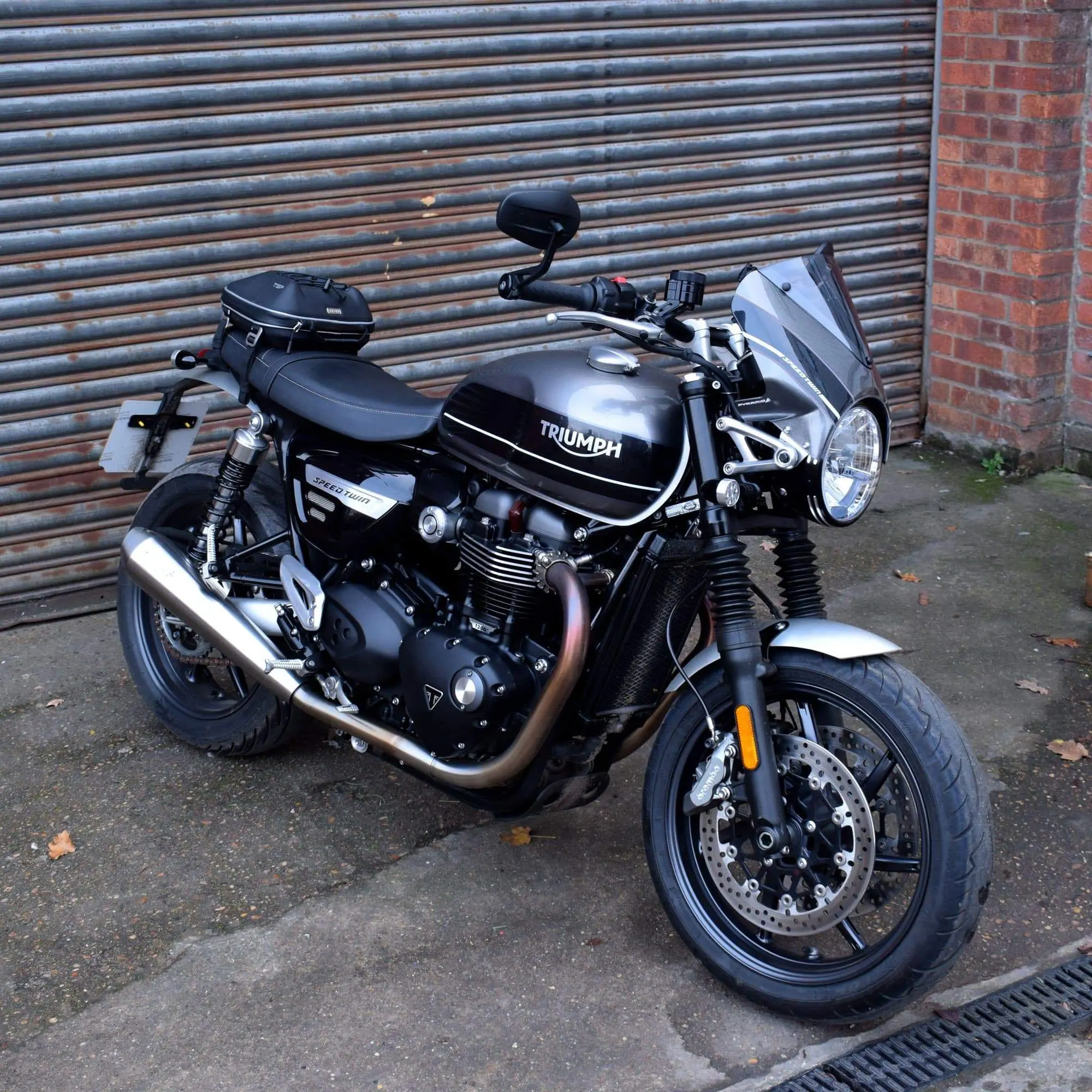Pyramid Fly Screen | Silver Ice & Storm Grey | Triumph Speed Twin 1200 2019>2024 - Image 7