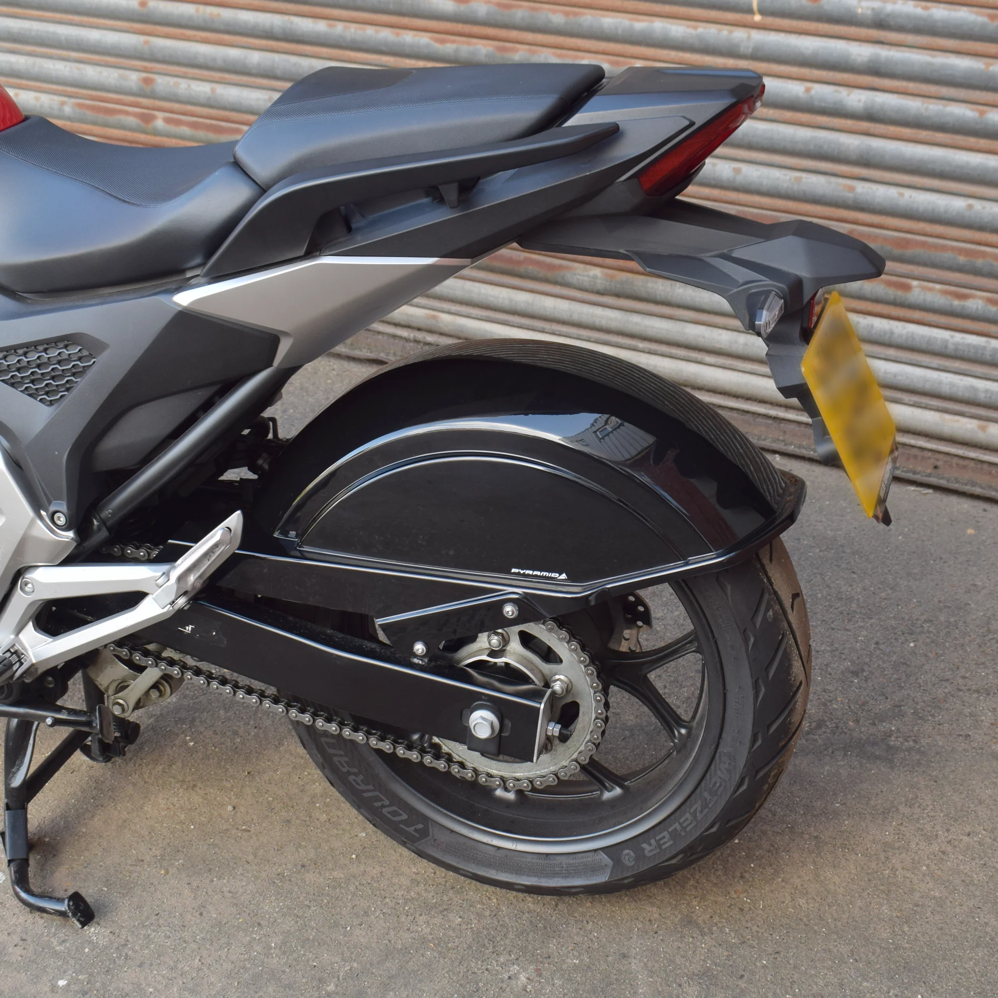 Pyramid Full Rear Hugger | Gloss Black | Honda NC 700 S 2012>Current - Image 2