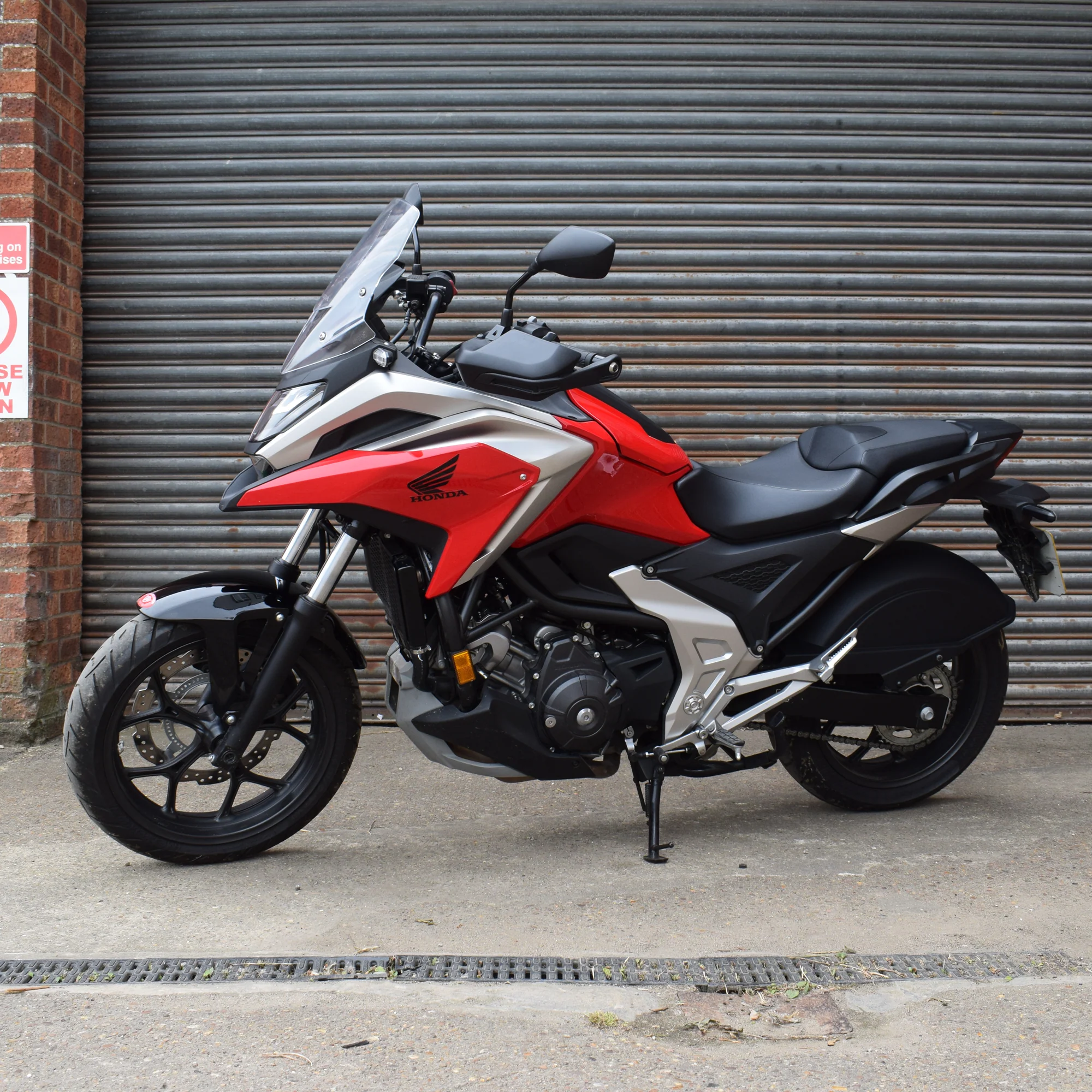 Pyramid Full Rear Hugger  | Matte Black | Honda NC 750 X 2012>Current - Image 5