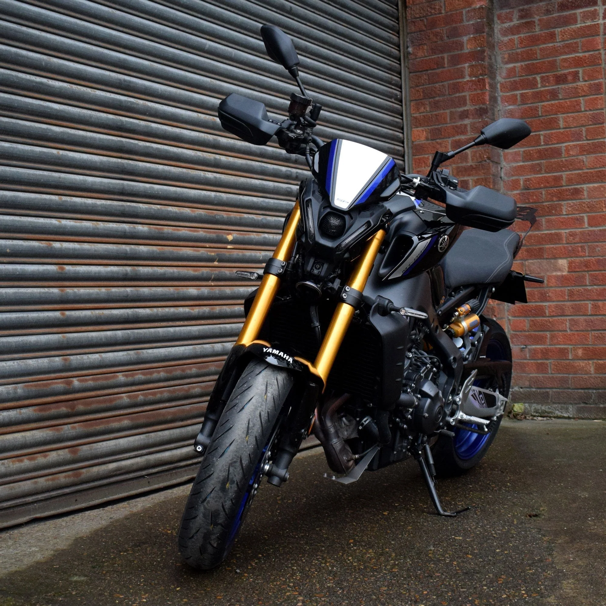 Pyramid Handguards | Matte Black | Yamaha MT-09 SP 2021>2023 - Image 4