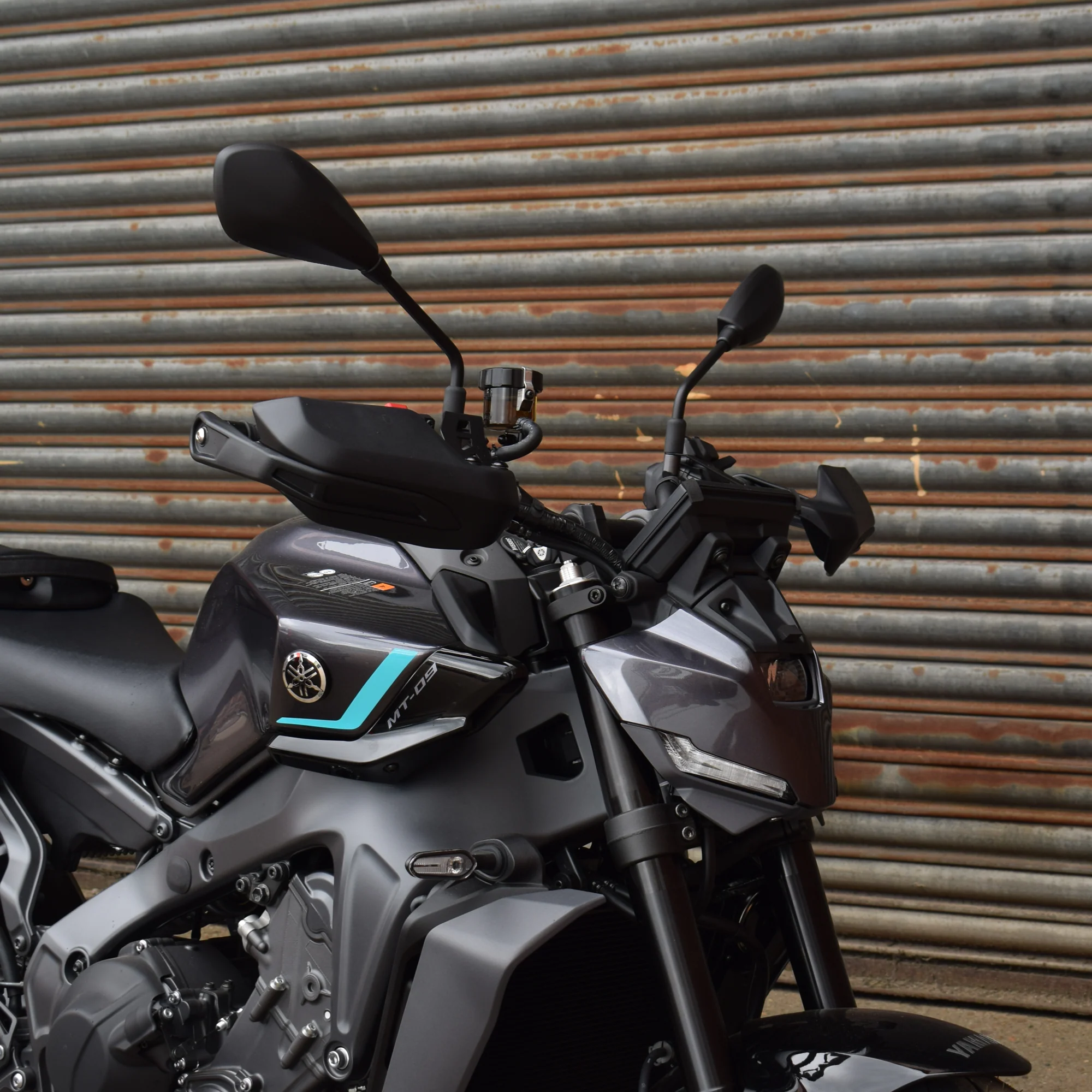 Pyramid Handguards | Matte Black | Yamaha MT-09 SP 2024>Current - Image 2