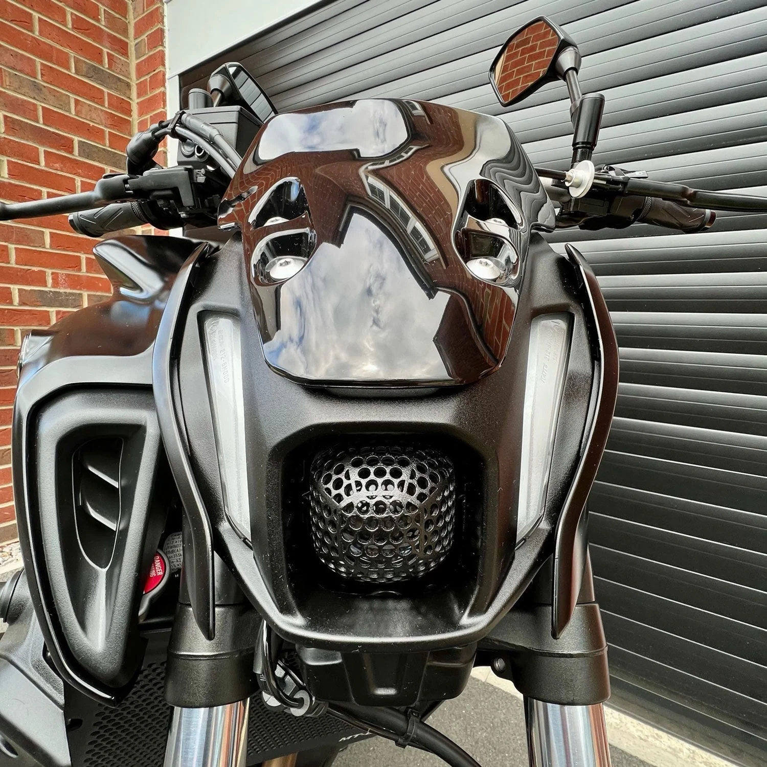 Pyramid Headlight Guard | Matte Black | Yamaha MT-07 2021>2024 - Image 2