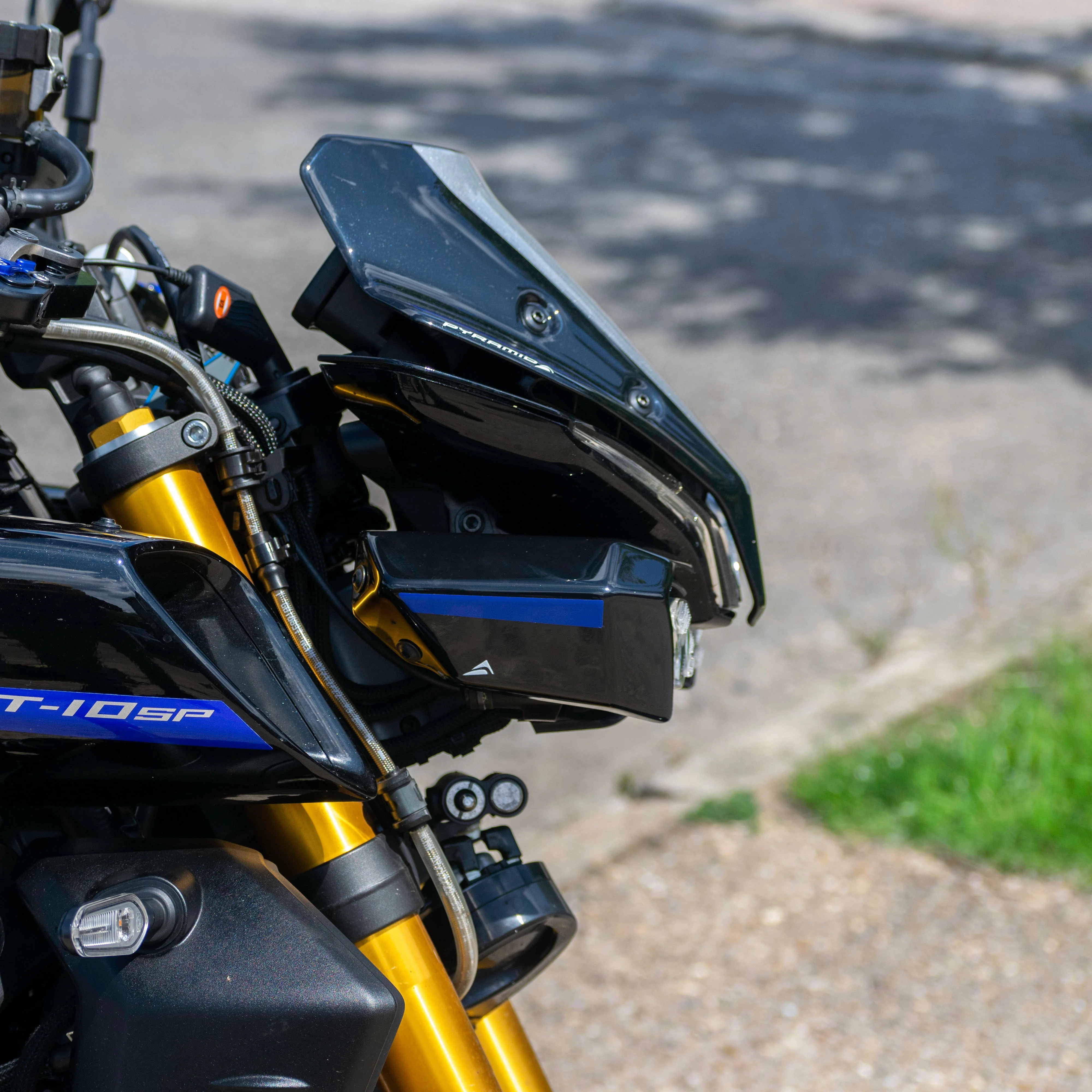 Pyramid Headlight Shrouds | Midnight Black (USA: Raven Black) | Yamaha MT-10 inc SP 2022>Current - Image 10
