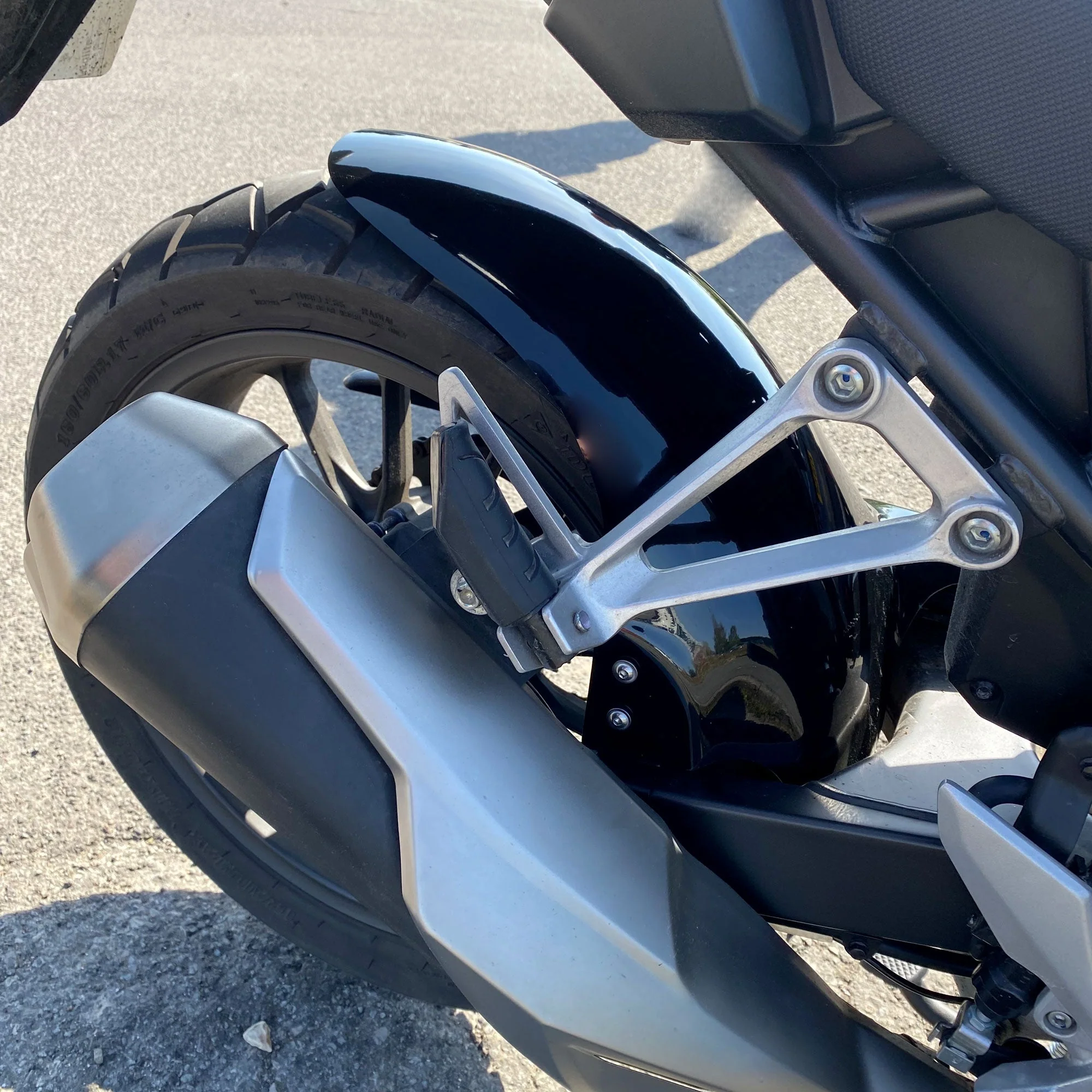 Pyramid Hugger | Gloss Black | Honda CB 500 F 2022>Current - Image 5