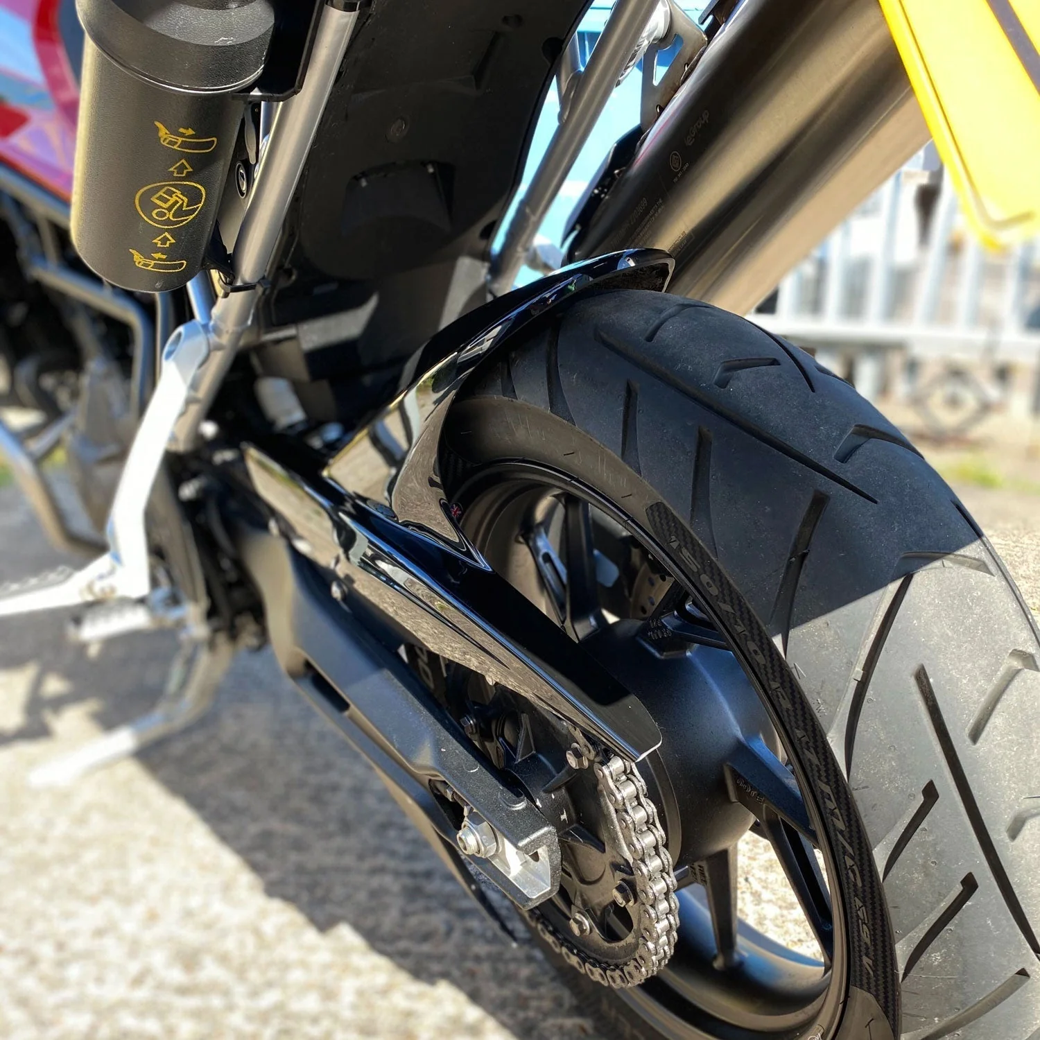 Pyramid Hugger | Korosi Red | Triumph Tiger 900 GT Low 2020>Current - Image 5