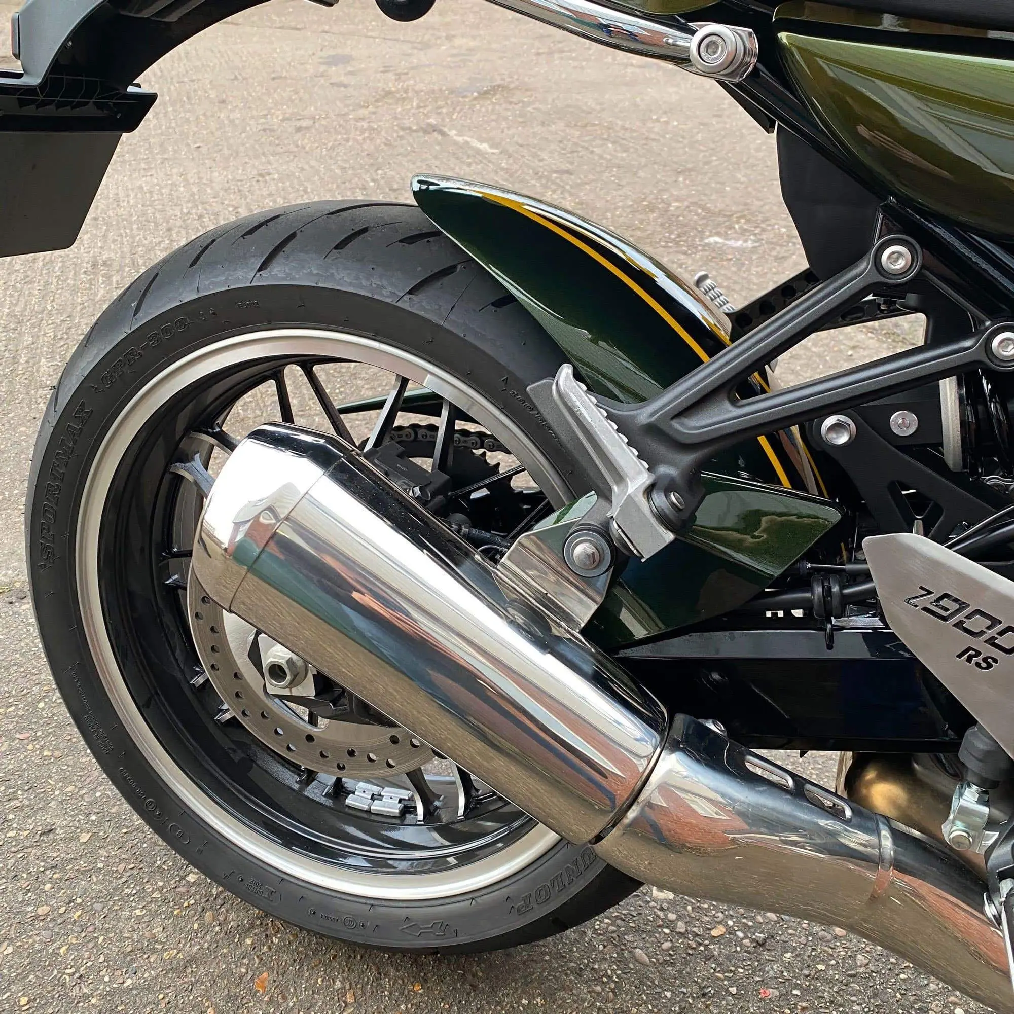 Pyramid Hugger | Matte Black | Kawasaki Z 900 RS 2017>Current - Image 4