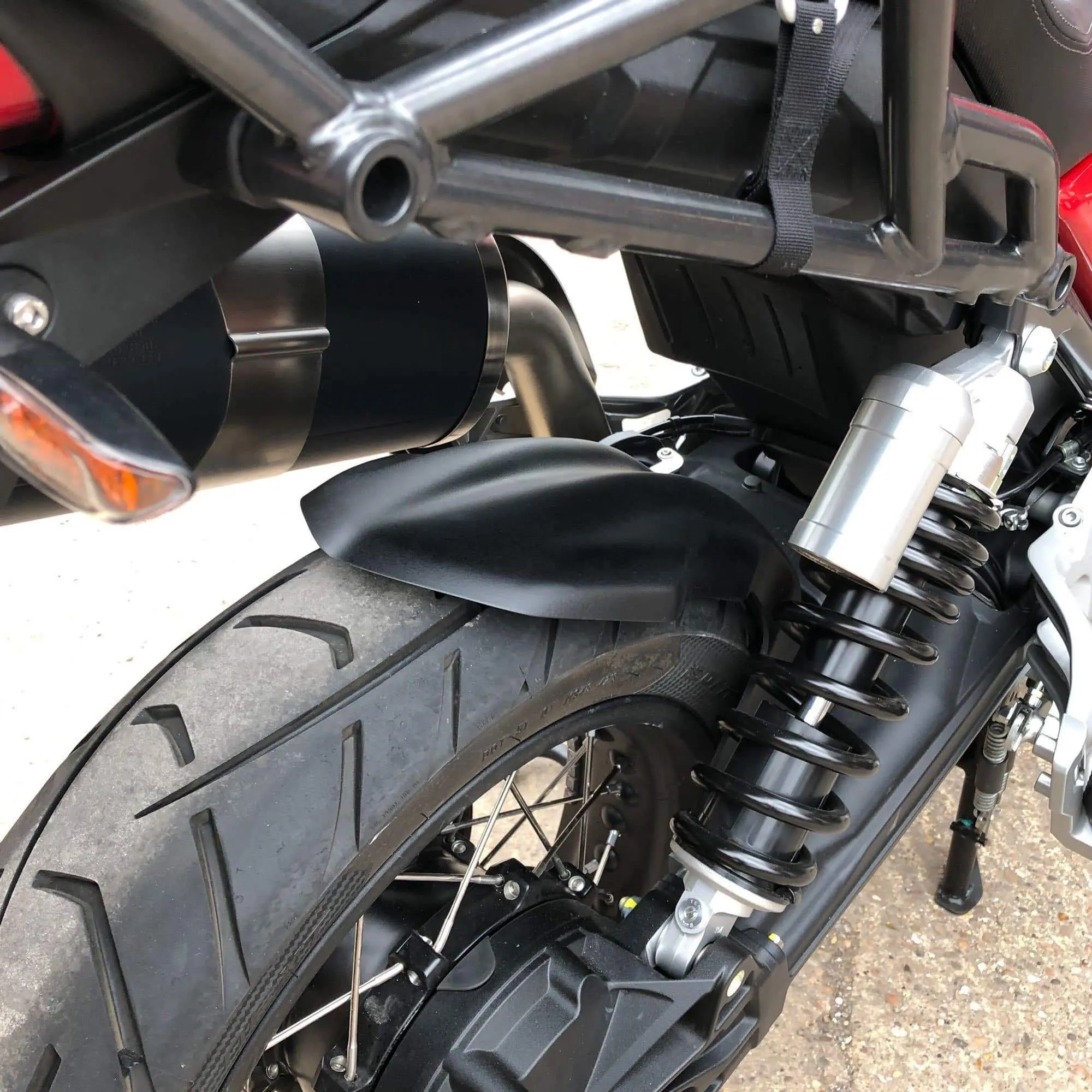 Pyramid Hugger | Matte Black | Moto Guzzi V85 TT 2019>Current - Image 3