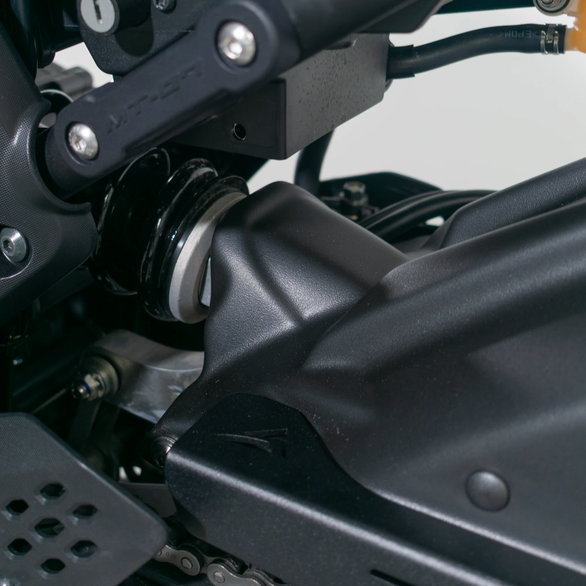 Pyramid Hugger | Matte Black | Yamaha MT-07 2025>Current - Image 13