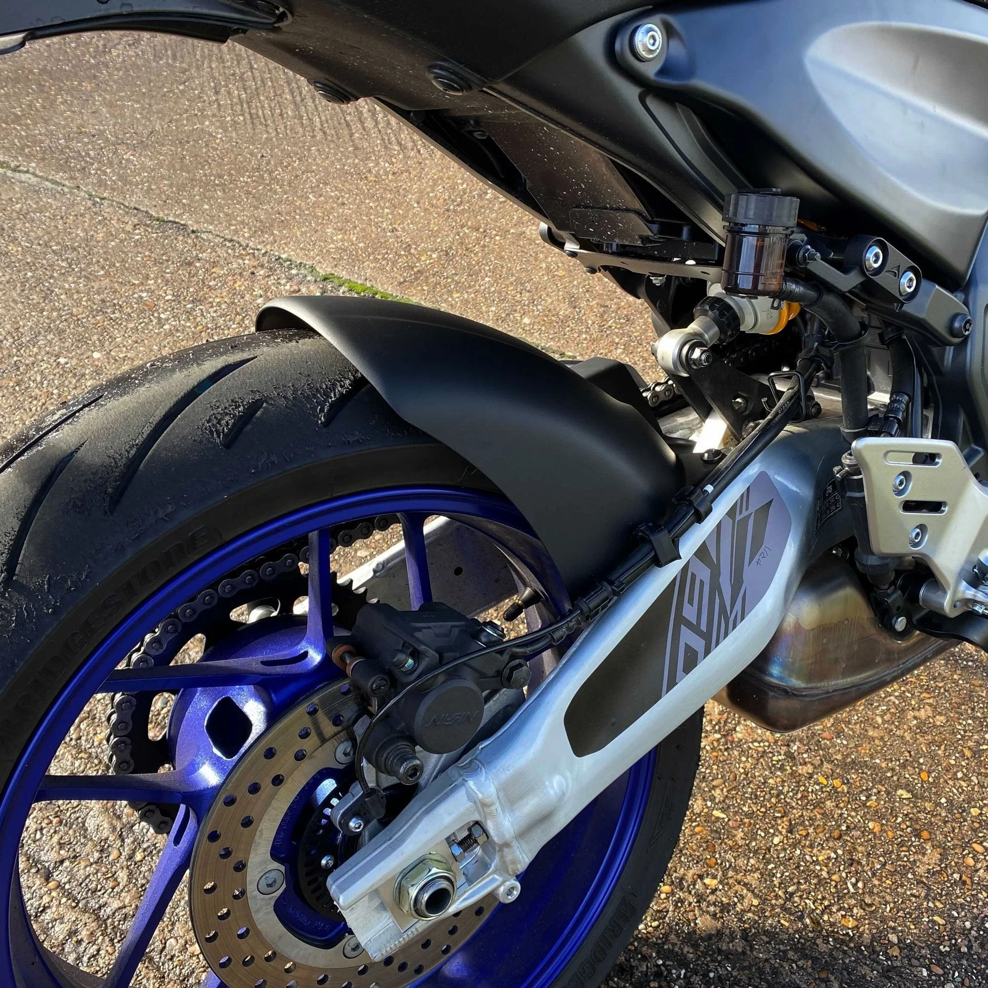 Pyramid Hugger | Matte Black | Yamaha MT-09 SP 2021>Current - Image 3
