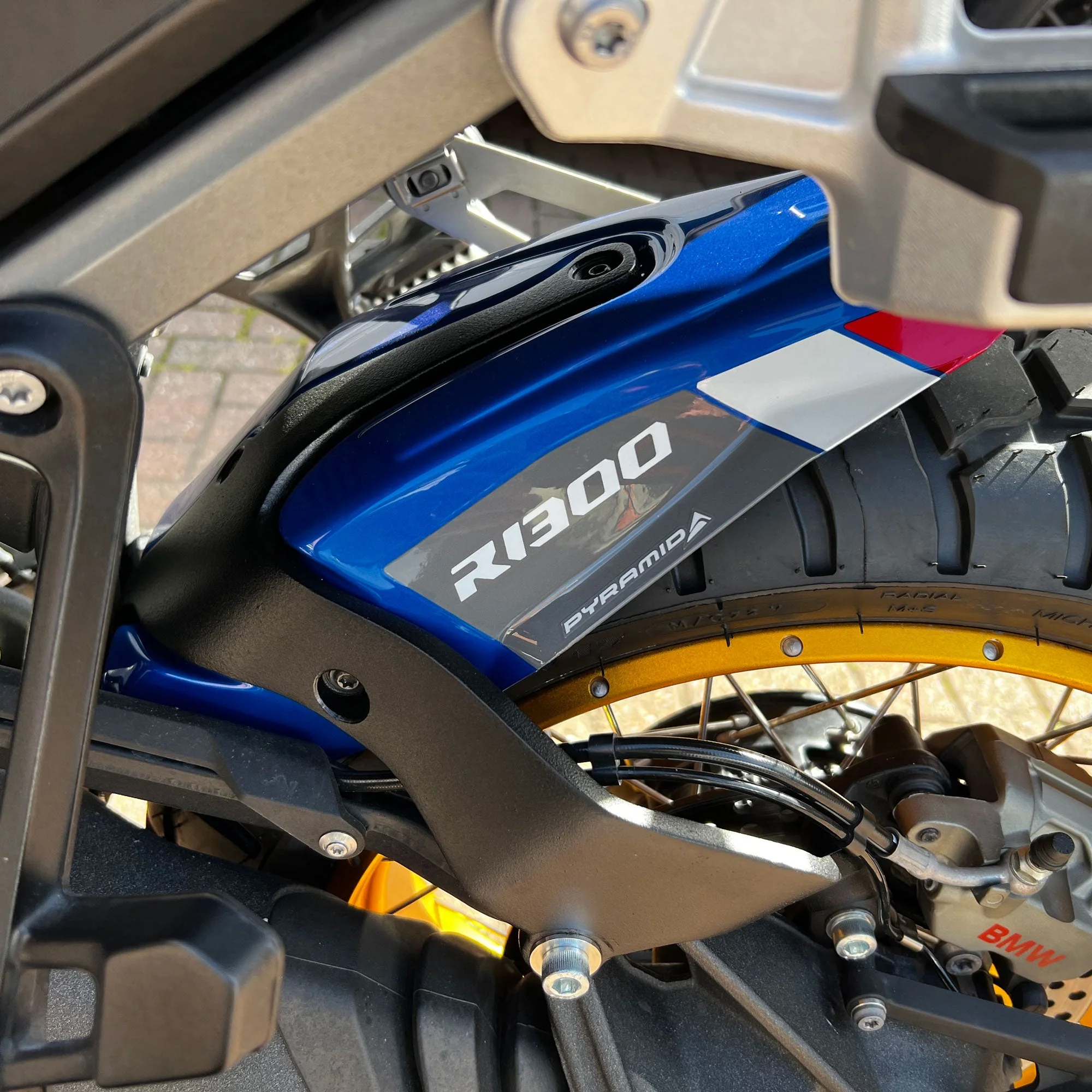 Pyramid Hugger | Trophy Blue | BMW R 1300 GS Adventure 2024>Current - Image 2