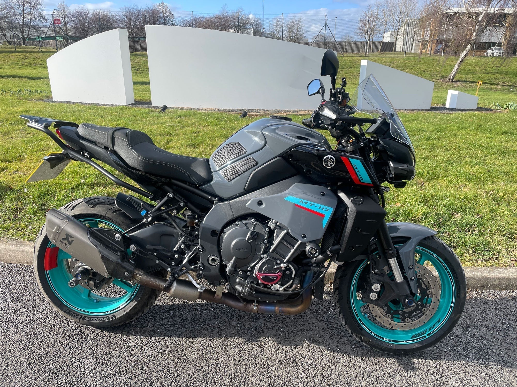 Pyramid Infill Panels | Cyan Storm Colours | Yamaha MT-10 2022> - Image 3