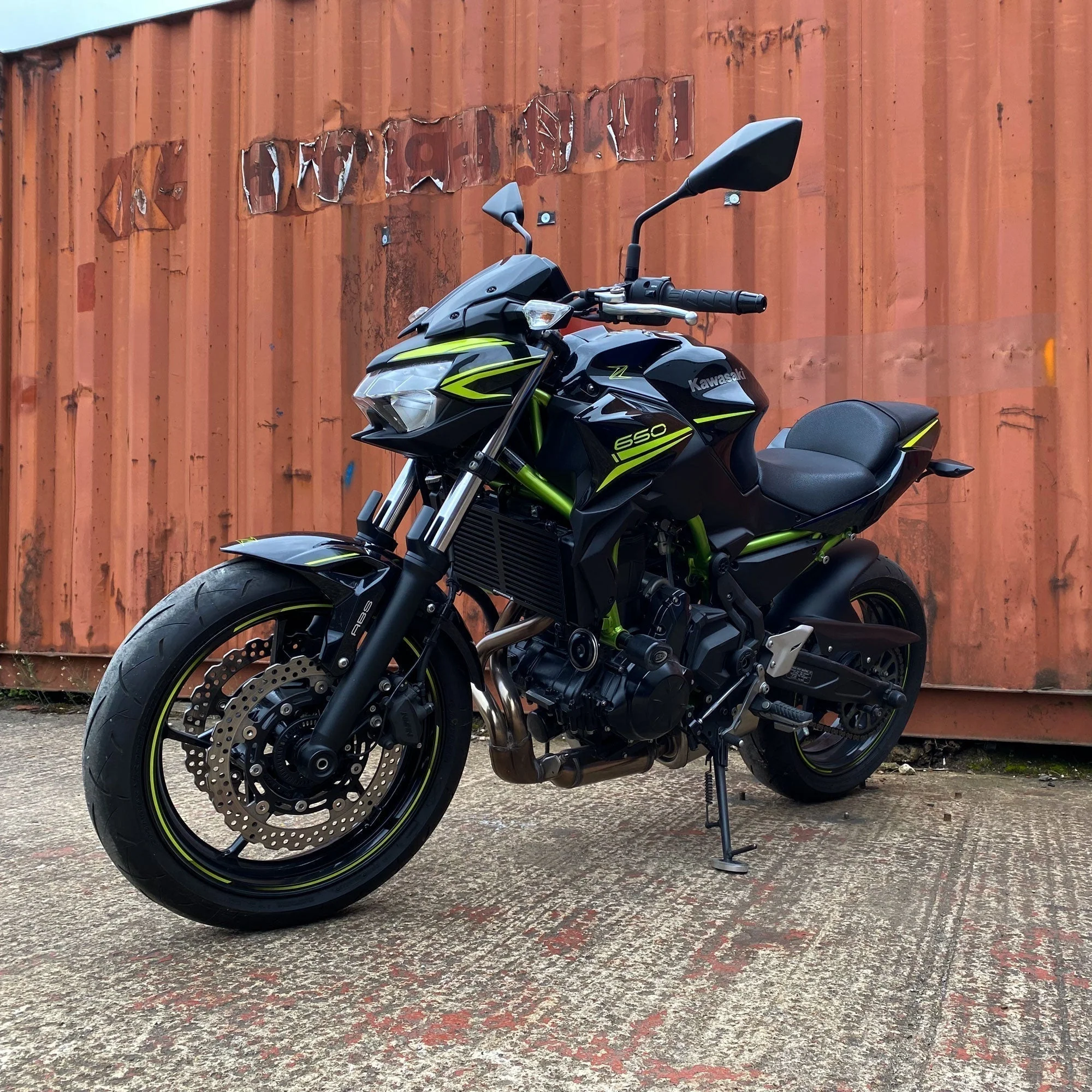 Pyramid Radiator Guard | Matte Black | Kawasaki Ninja 650 2017>Current - Image 4