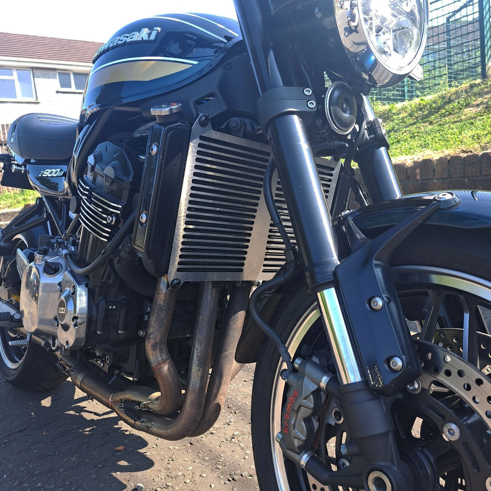 Pyramid Radiator Guard | Matte Black | Kawasaki Z 900 RS Cafe 2021>Current - Image 2