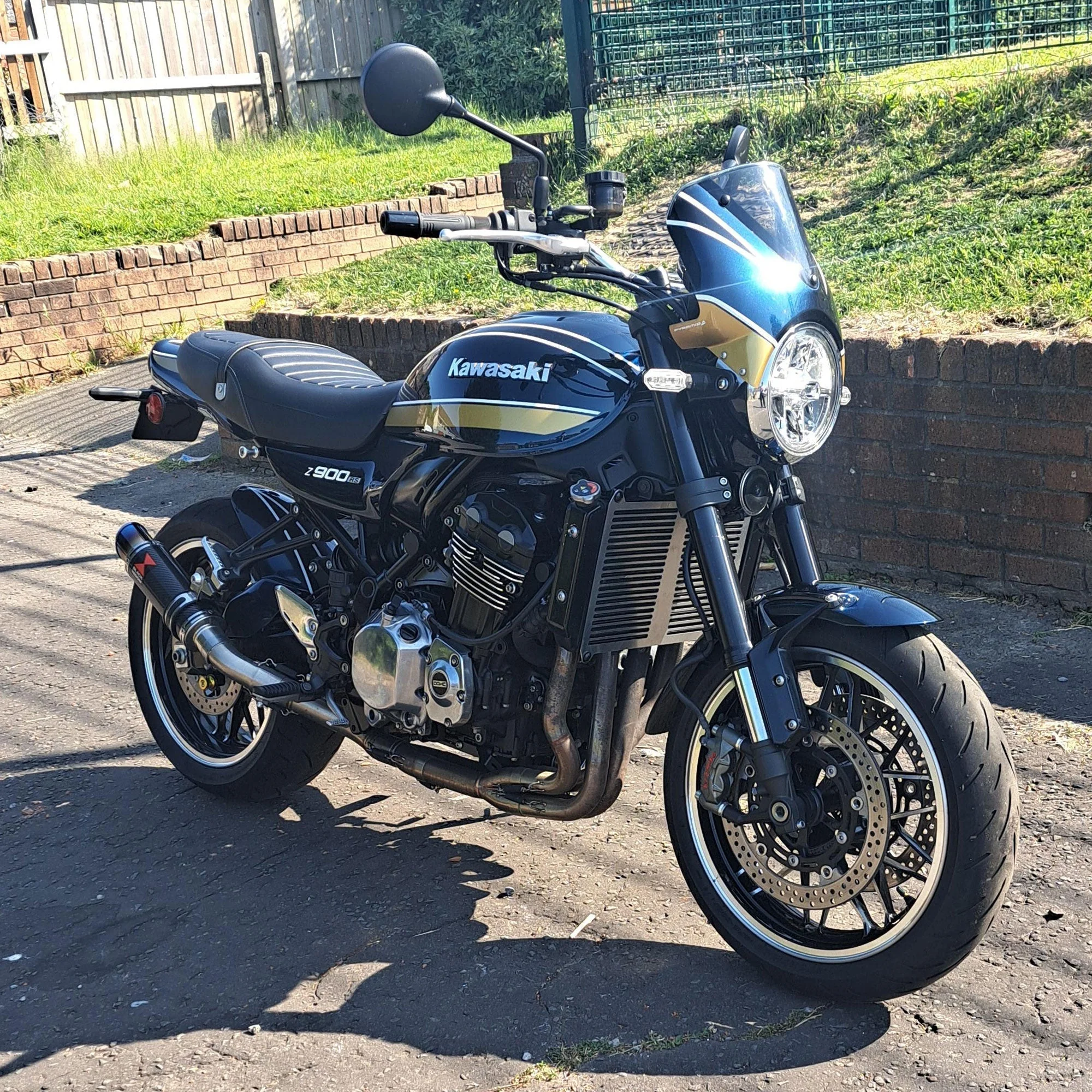Pyramid Radiator Guard | Matte Black | Kawasaki Z 900 RS Cafe 2021>Current - Image 5