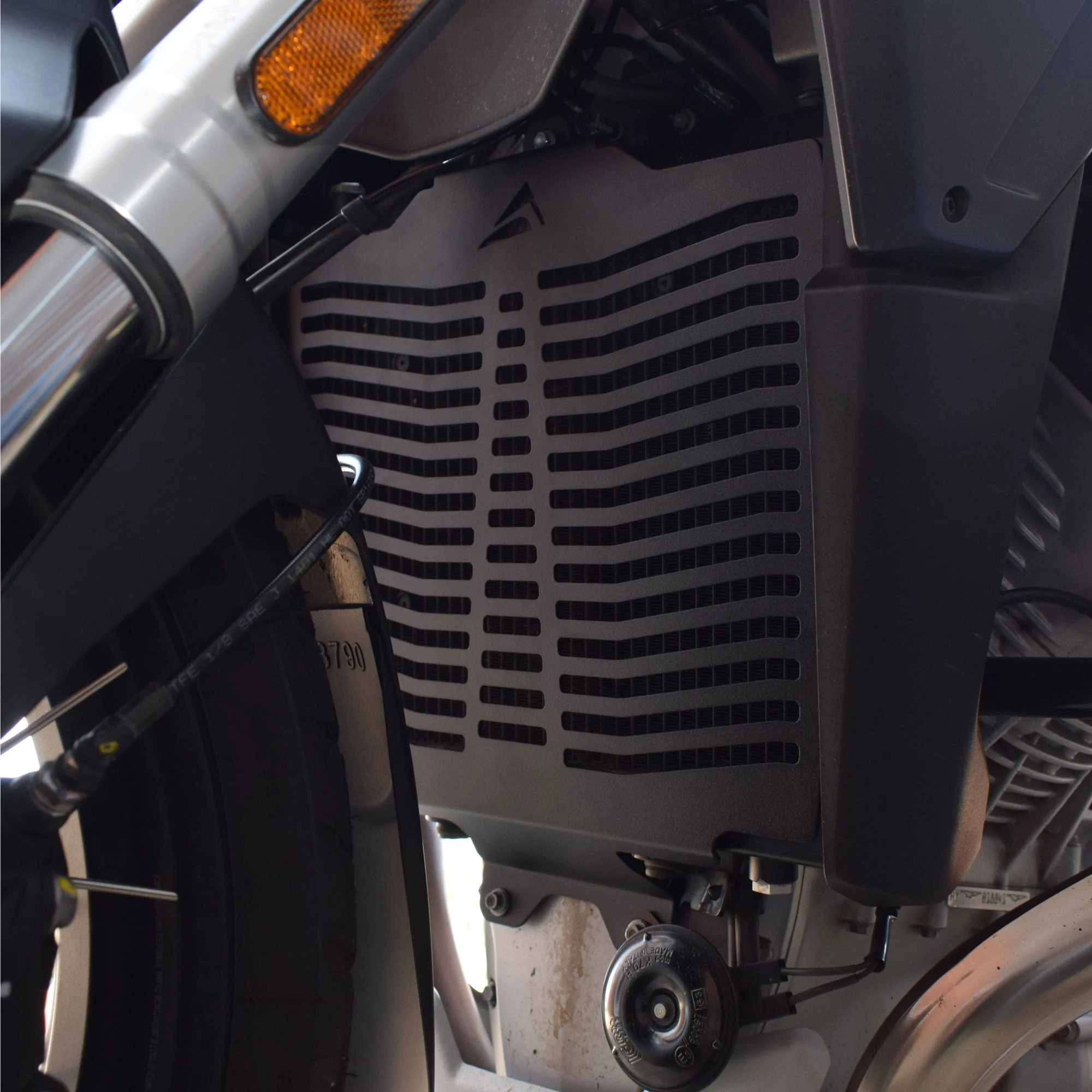 Pyramid Radiator Guard | Matte Black | Moto Guzzi Stelvio 2023>Current - Image 8