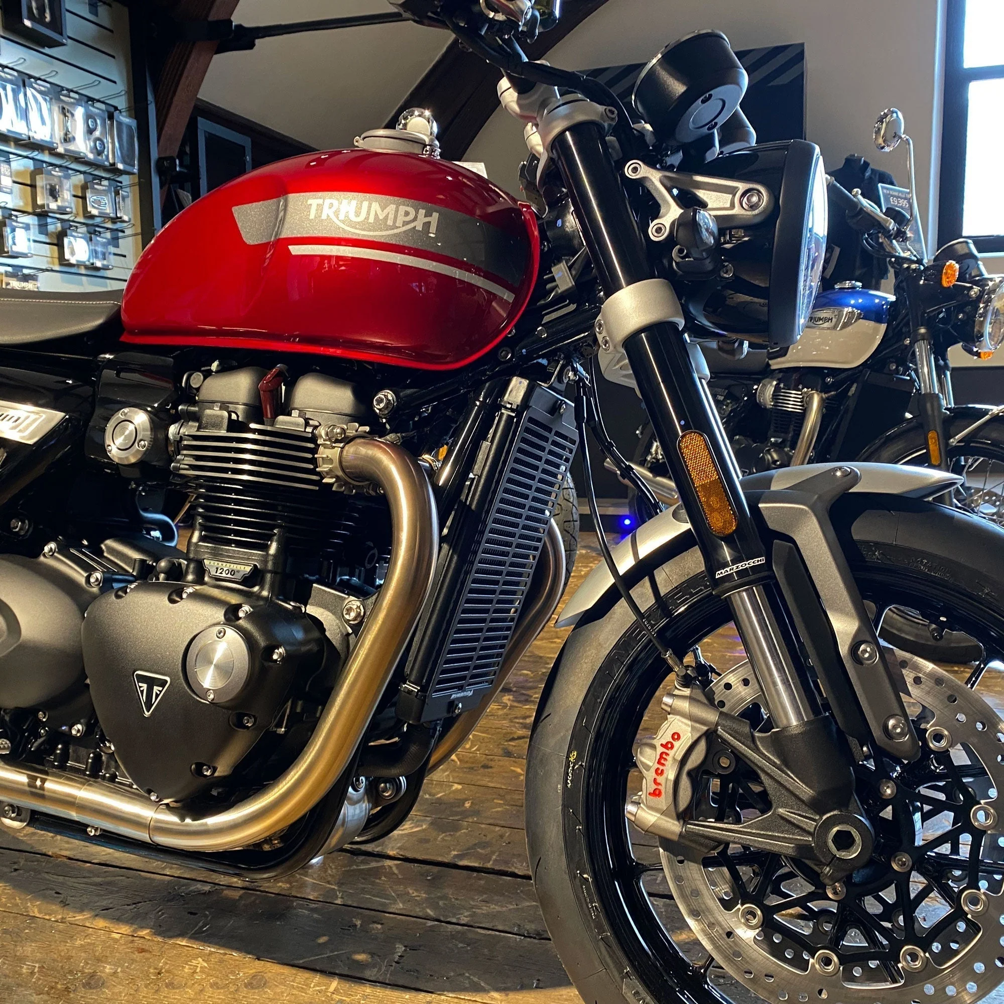 Pyramid Radiator Guard | Matte Black | Triumph Bonneville T100 2017>Current - Image 4