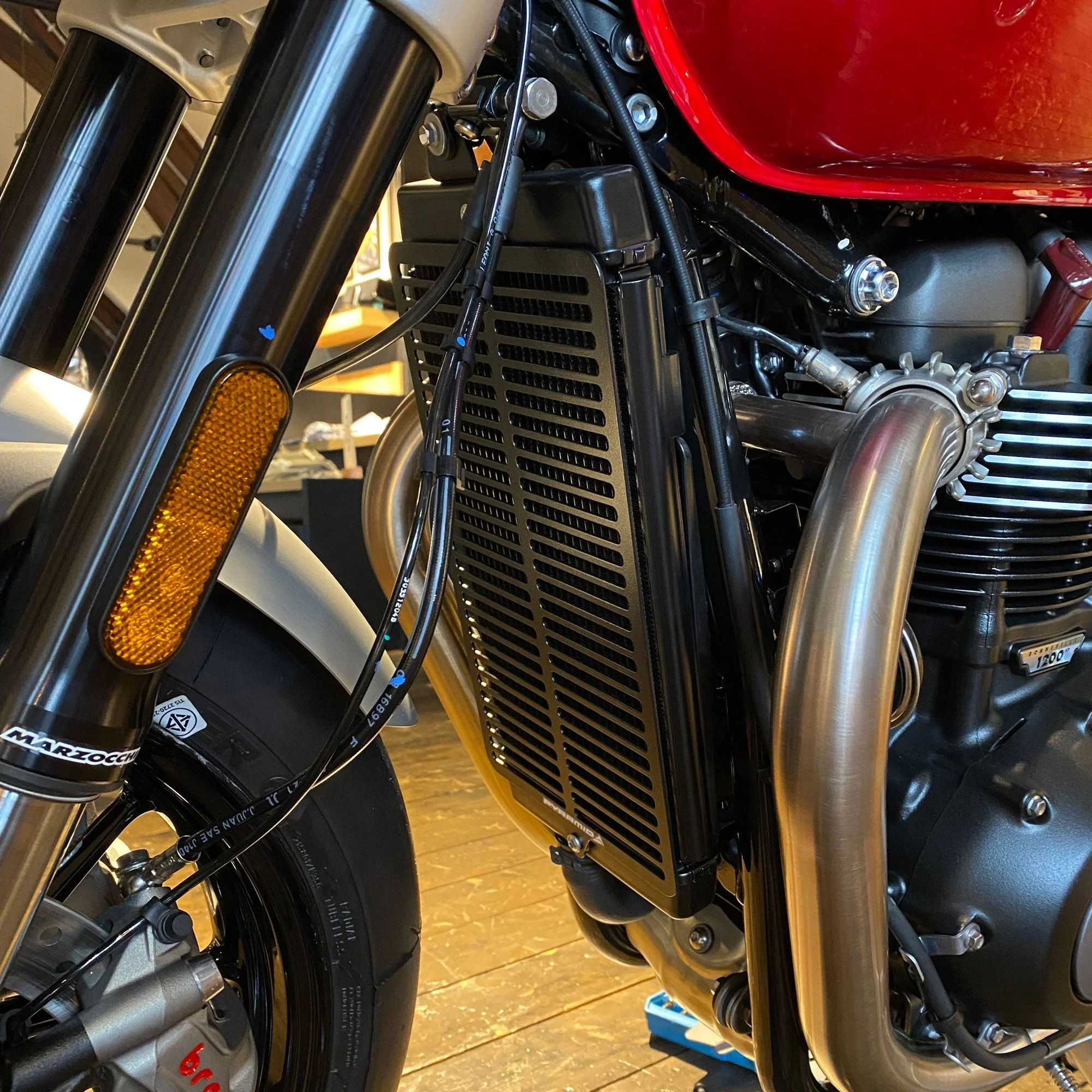 Pyramid Radiator Guard | Matte Black | Triumph Speed Twin 1200 2019>2021 - Image 5