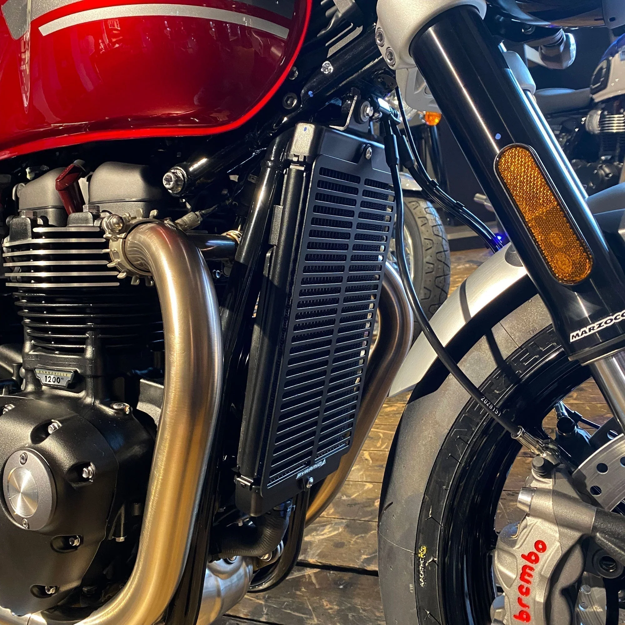 Pyramid Radiator Guard | Matte Black | Triumph Thruxton 1200 RS 2020>Current - Image 2