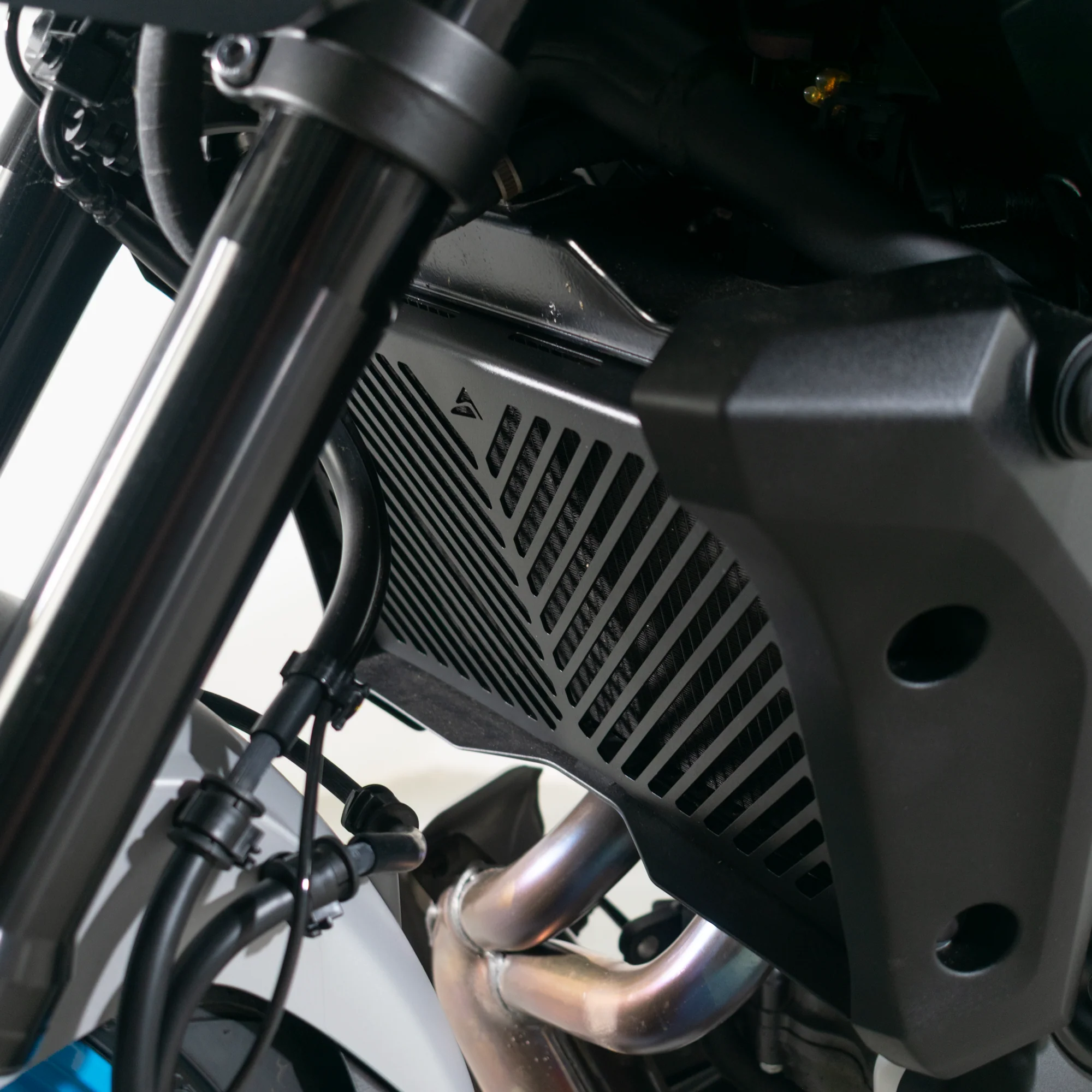 Pyramid Radiator Guard | Matte Black | Yamaha MT-07 2025>Current - Image 4