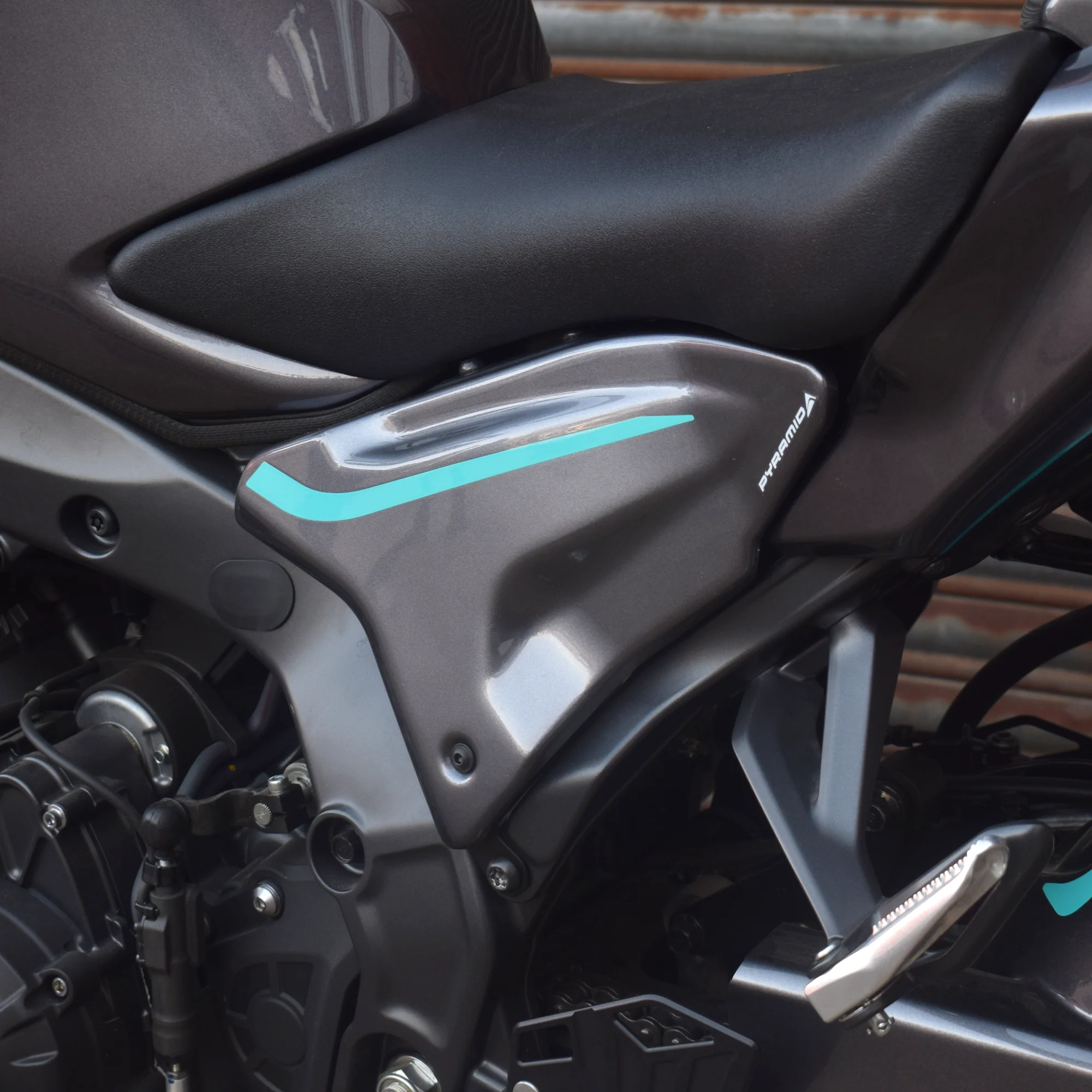 Pyramid Rear Infill Panels | Midnight Cyan | Yamaha MT-09 2024>Current - Image 6