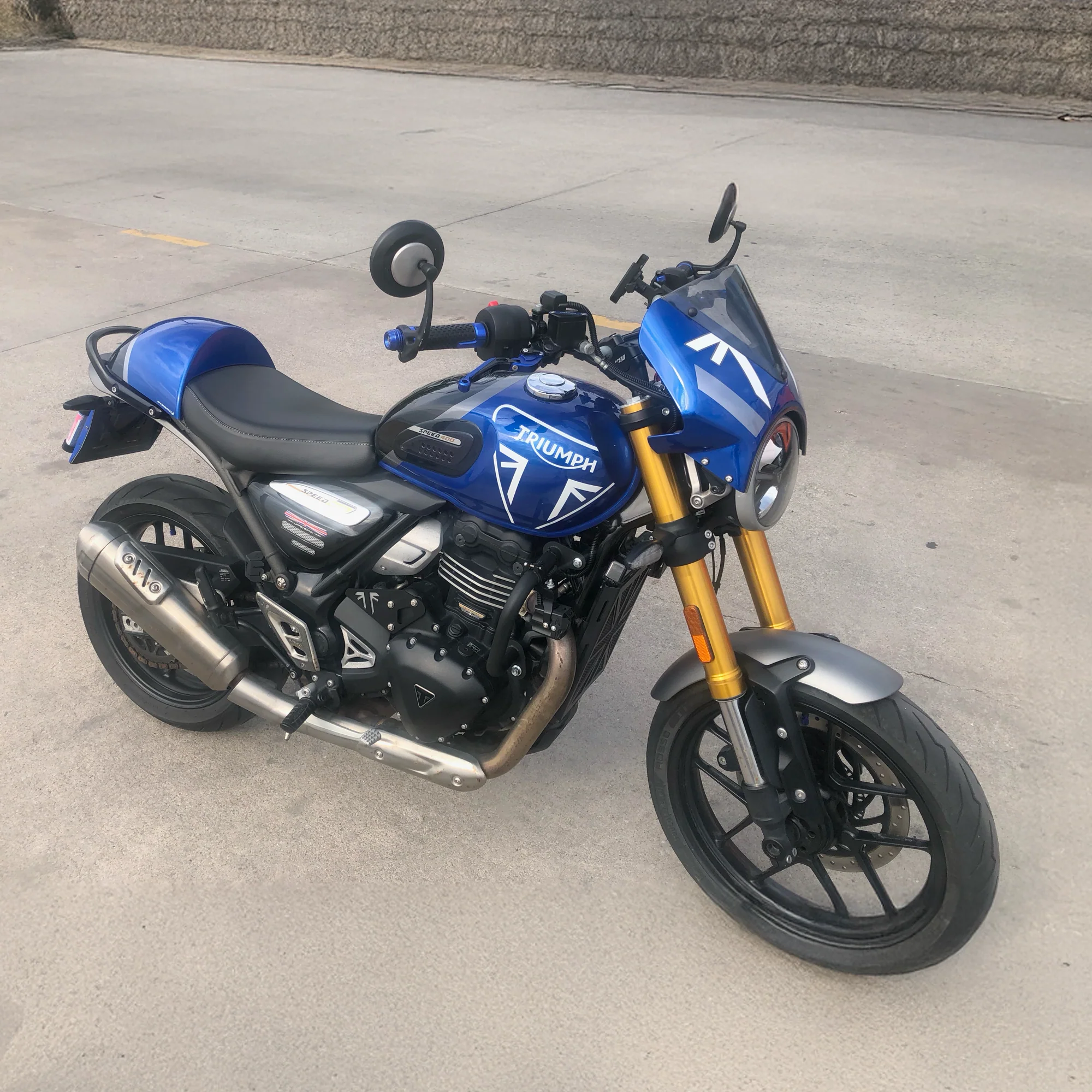 Pyramid Seat Cowl | Caspian Blue & Storm Grey | Triumph Speed 400 2024>Current - Image 3