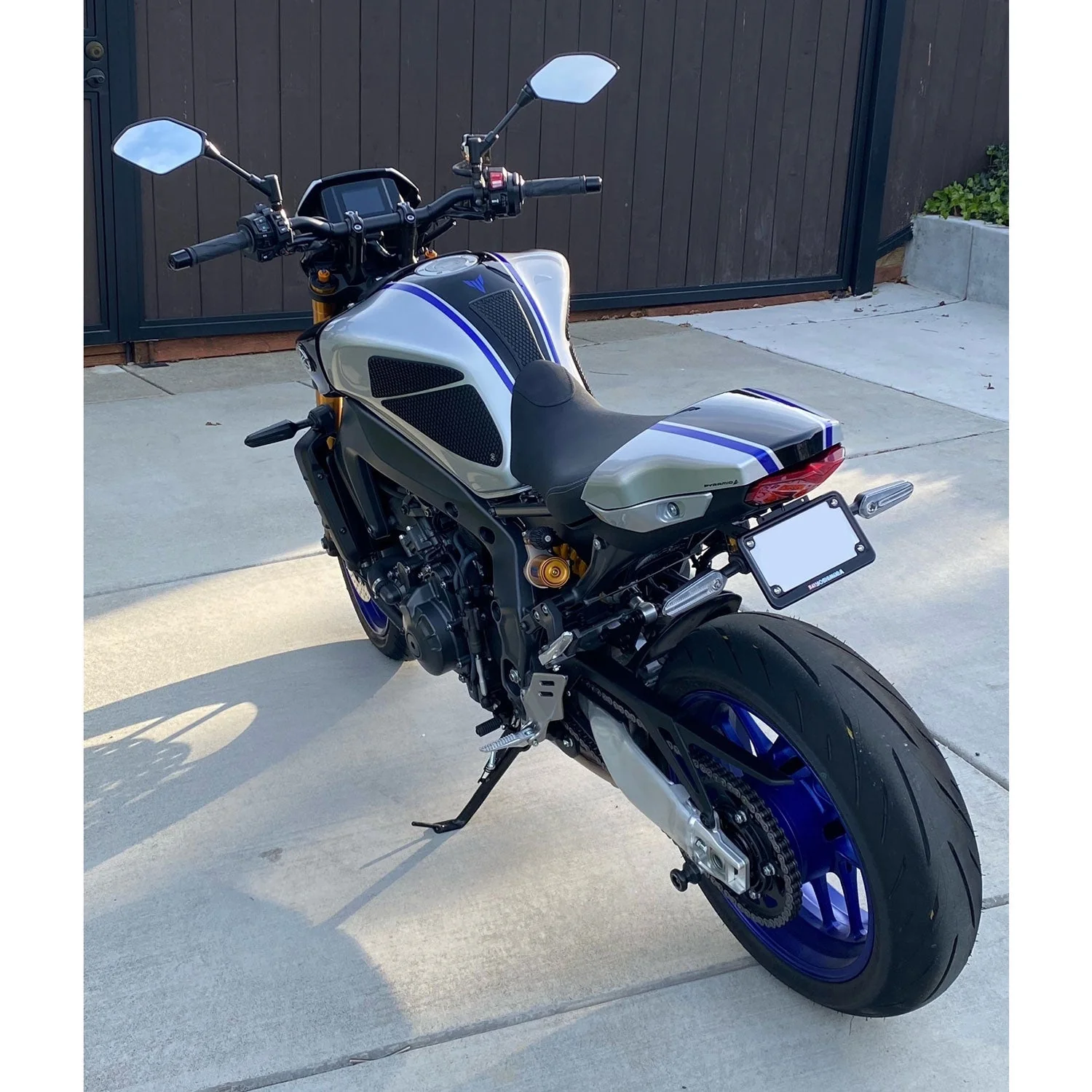 Pyramid Seat Cowl | SP Colours | Yamaha MT-09 2022>2023 - Image 2